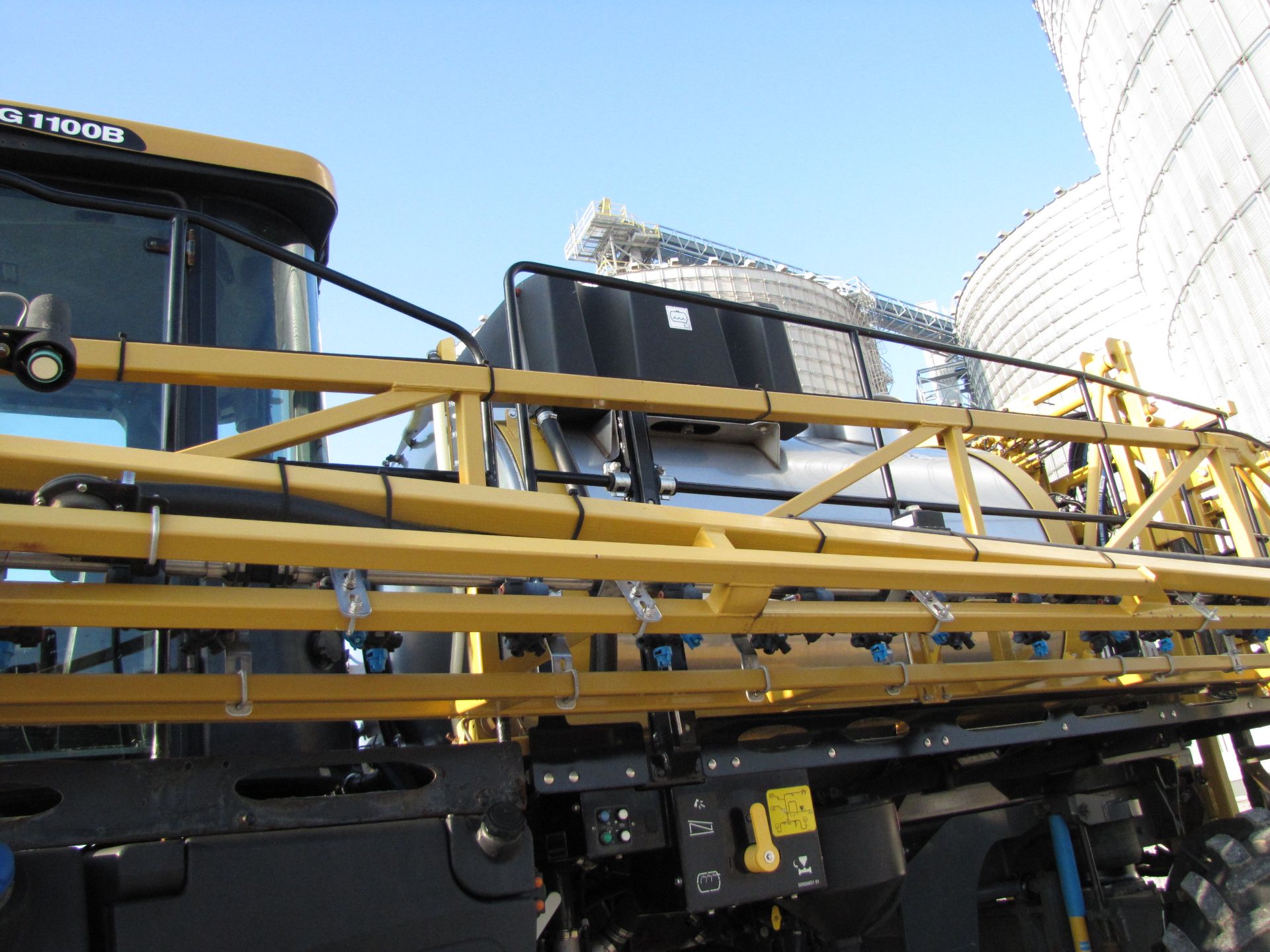 2015 RoGator RG1100B Combo - Image 59 of 126