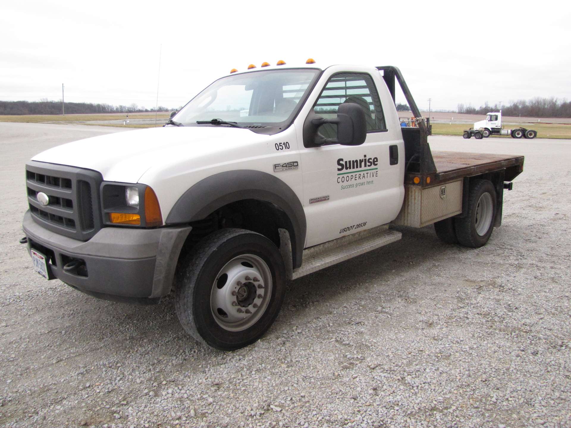 2005 Ford F450 XL Super Duty pickup truck - Image 10 of 55