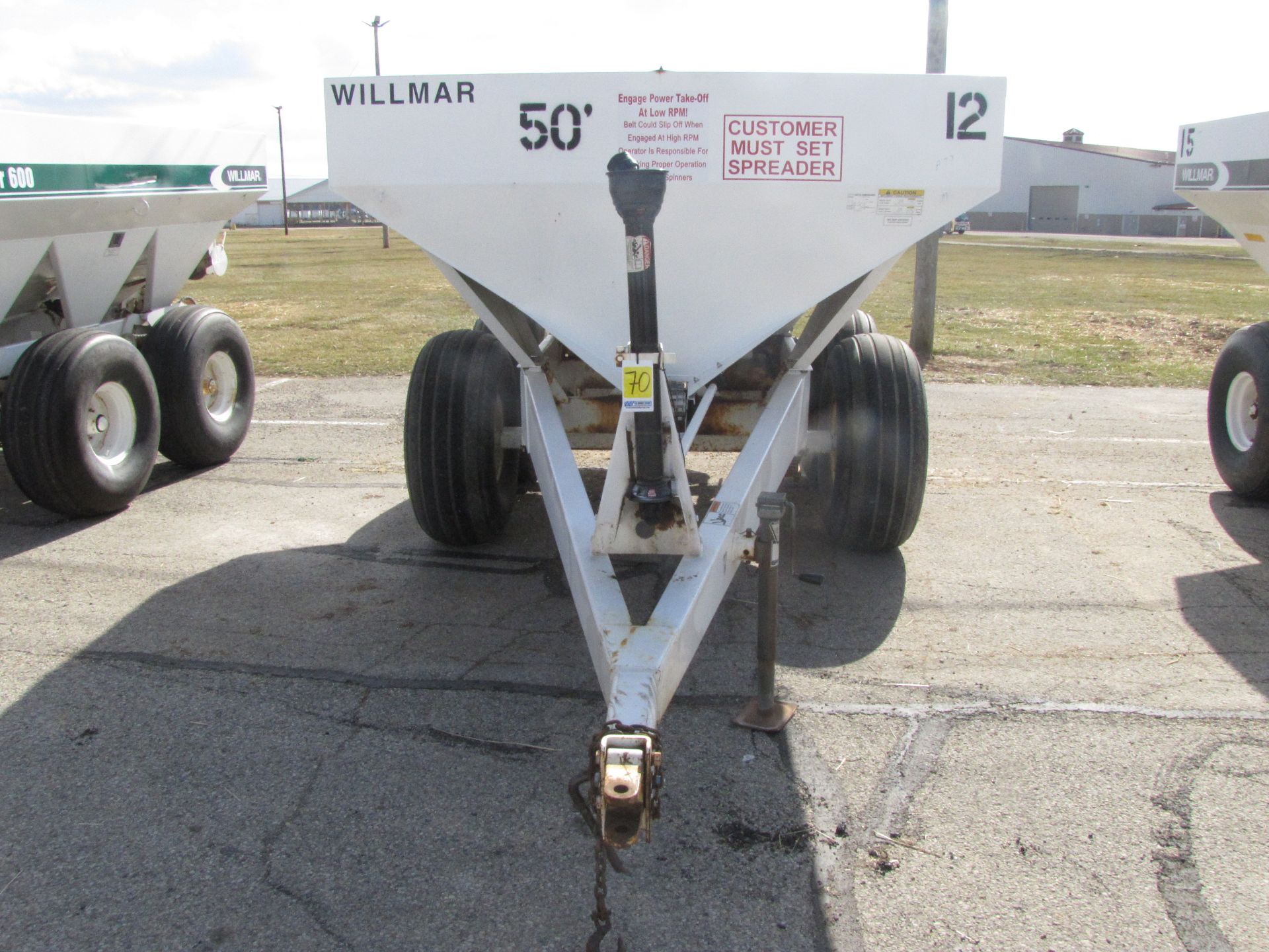 Willmar Super 600 fertilizer spreader - Image 6 of 26