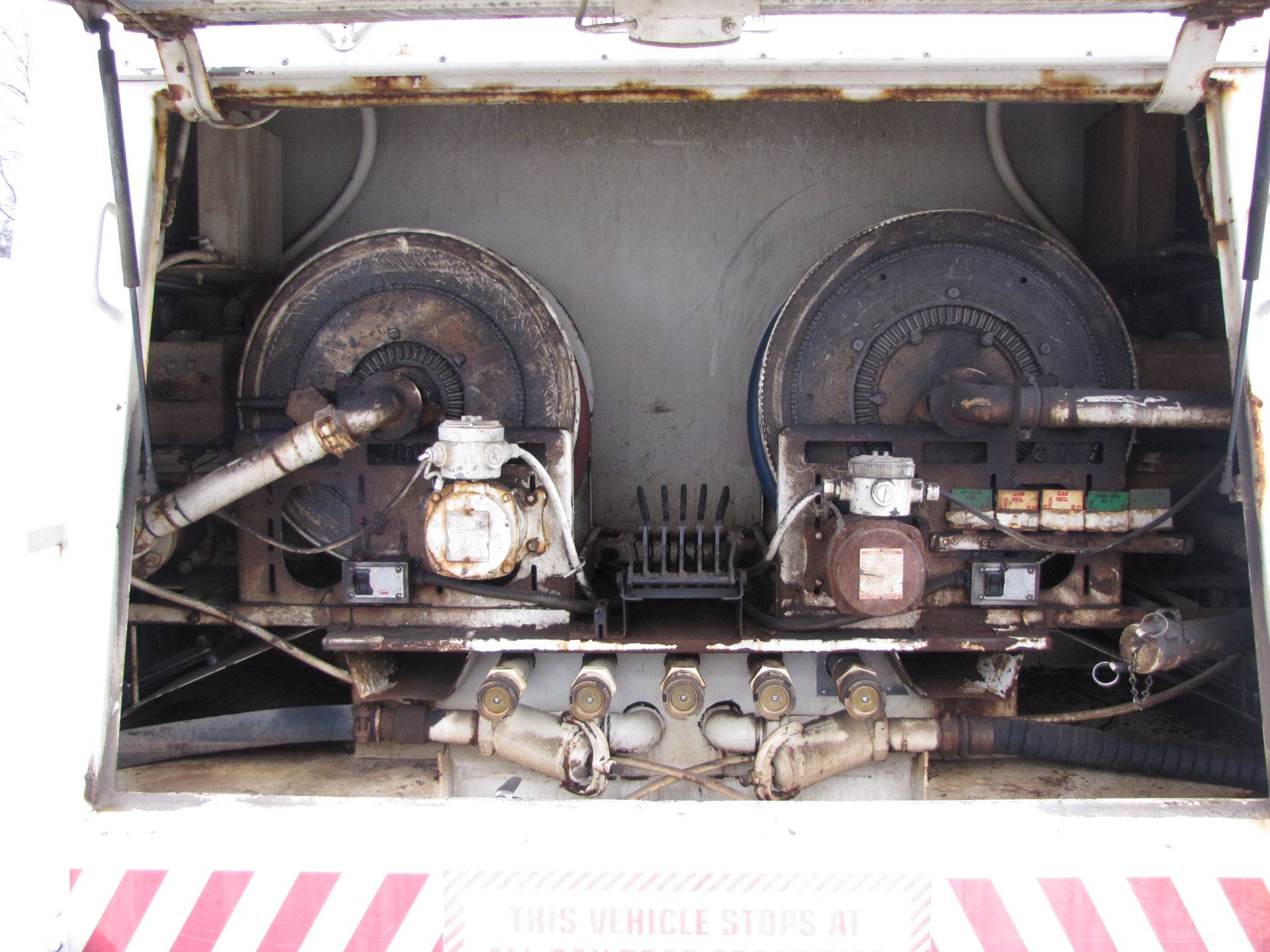 2007 International 4300 fuel truck - Image 30 of 73
