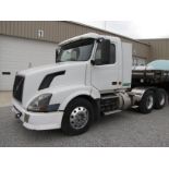 2006 Volvo 64T-300 semi truck