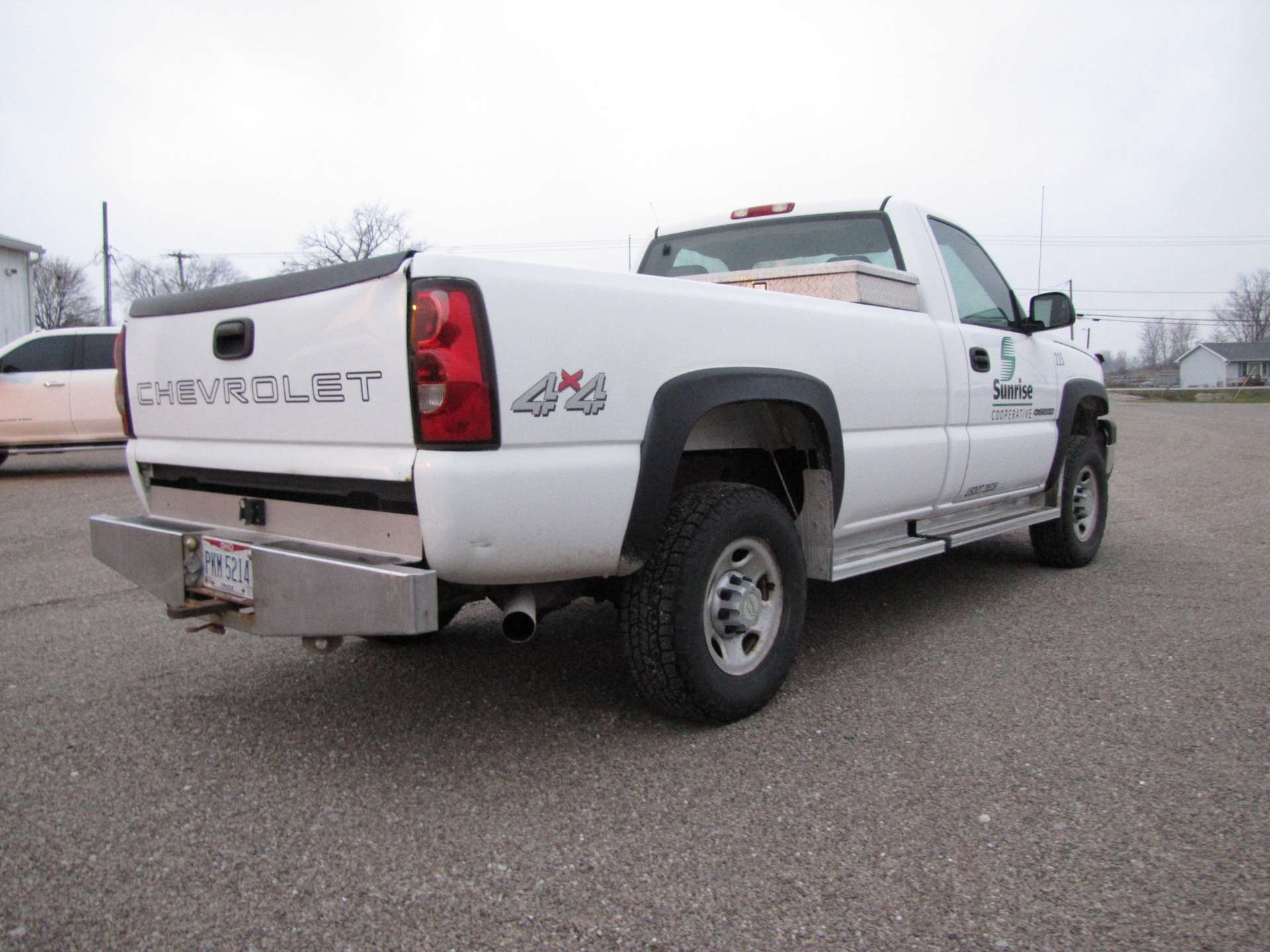 2006 Chevy 2500 HD pickup truck - Image 8 of 65