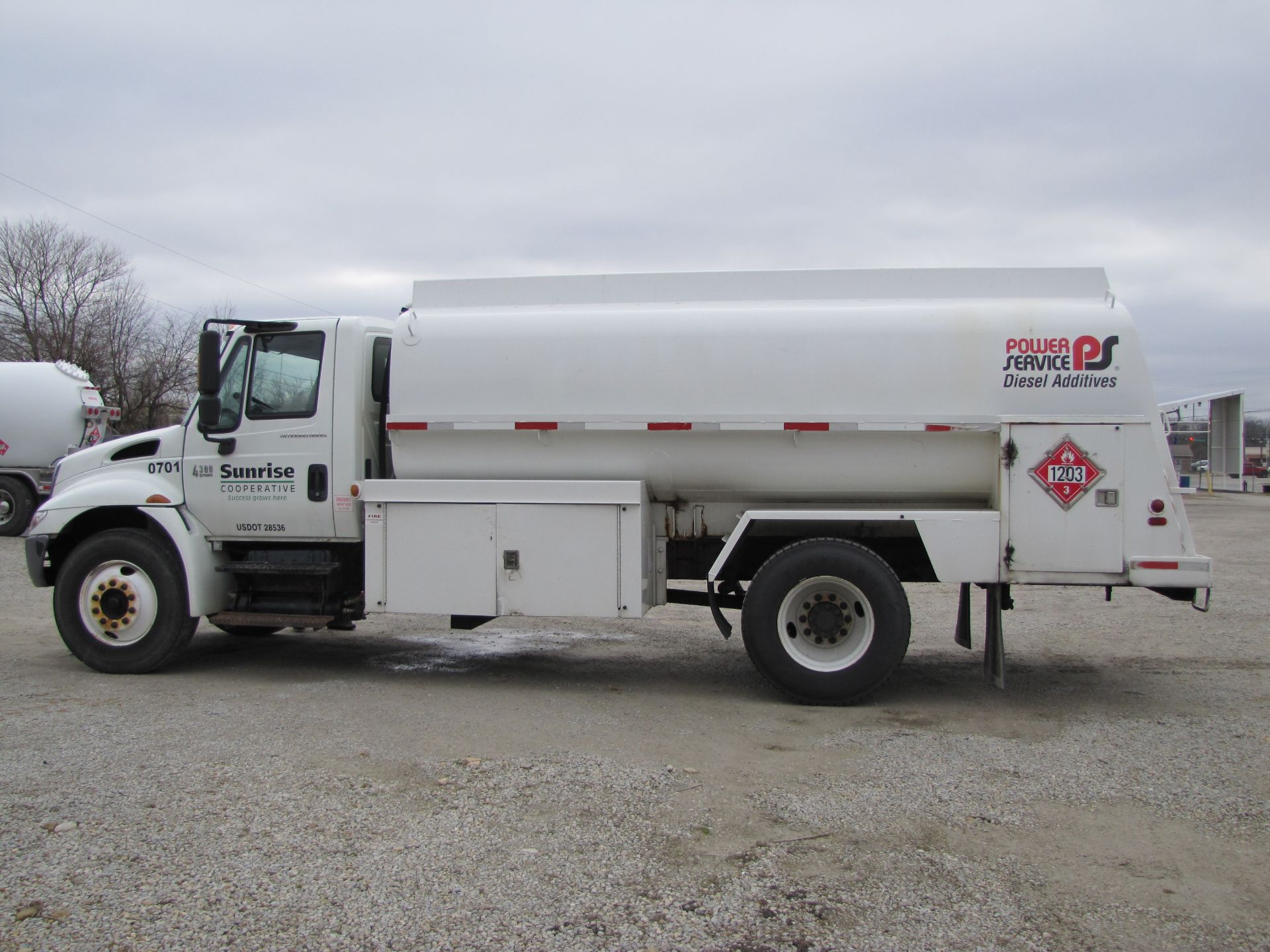 2007 International 4300 fuel truck - Image 7 of 73