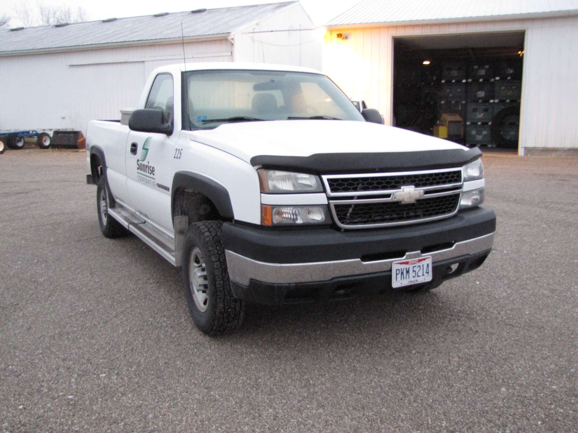 2006 Chevy 2500 HD pickup truck - Image 14 of 65