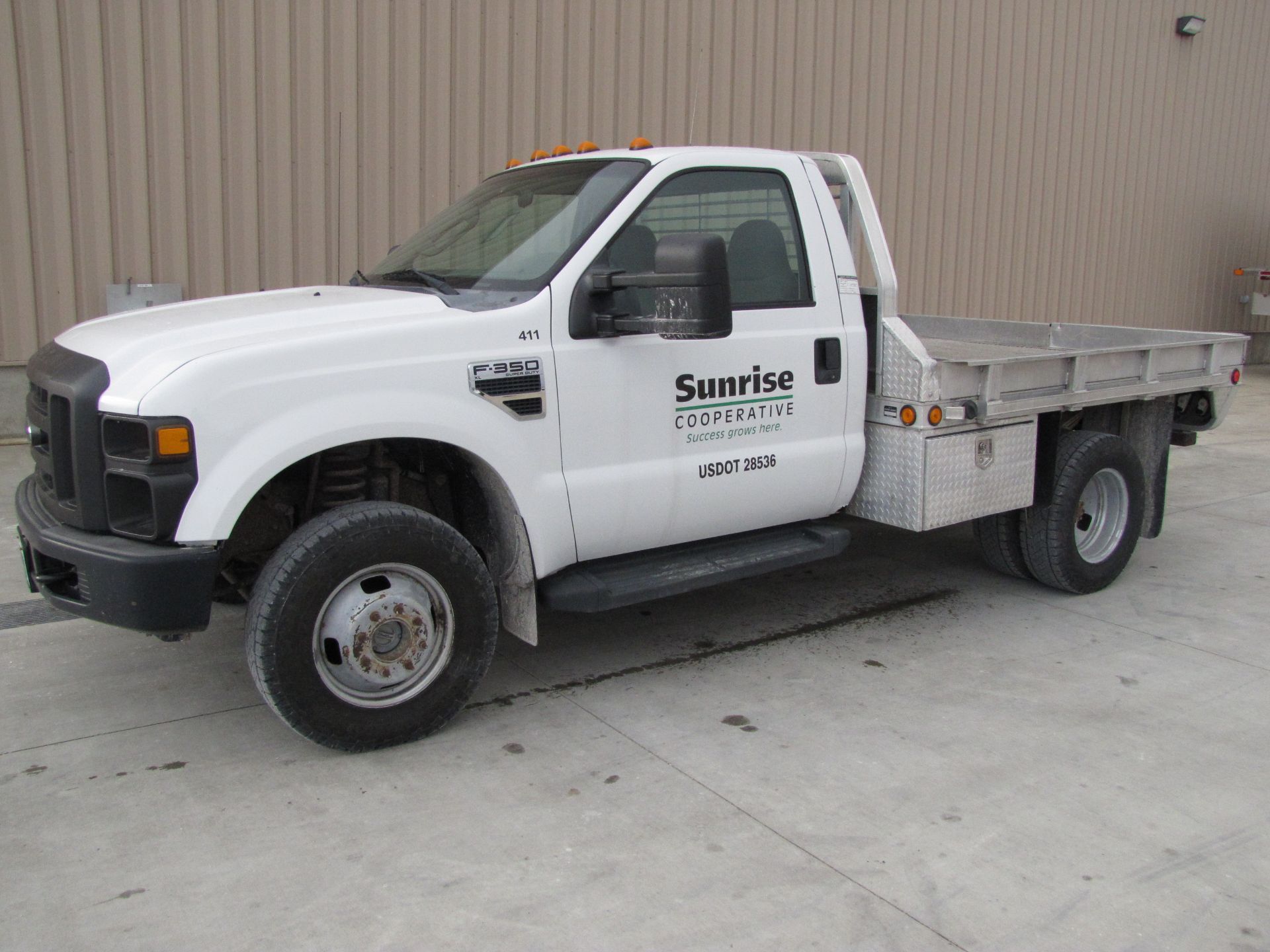 2009 Ford F350 XL Super Duty pickup truck