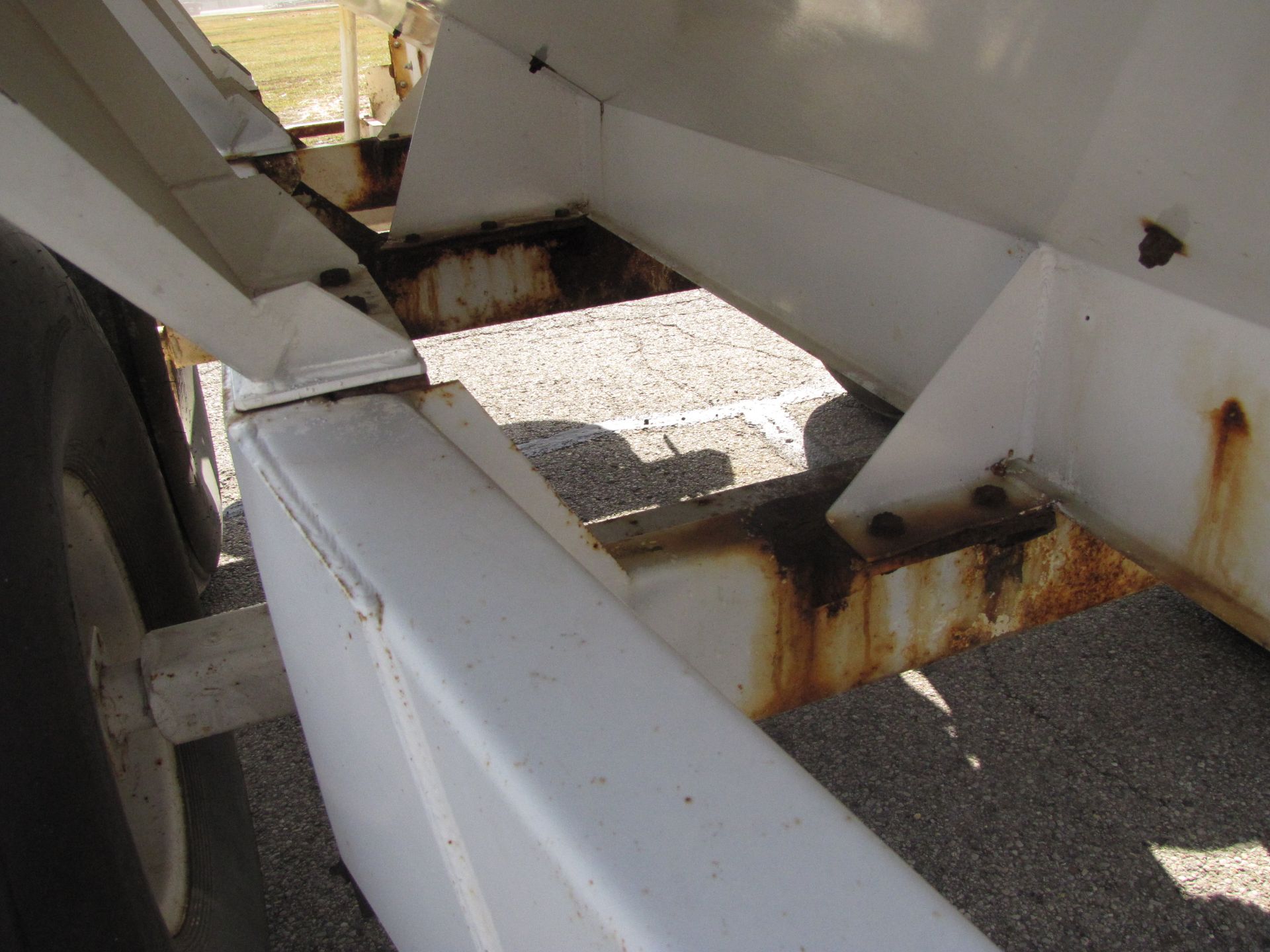 Willmar Super 600 fertilizer spreader - Image 20 of 21