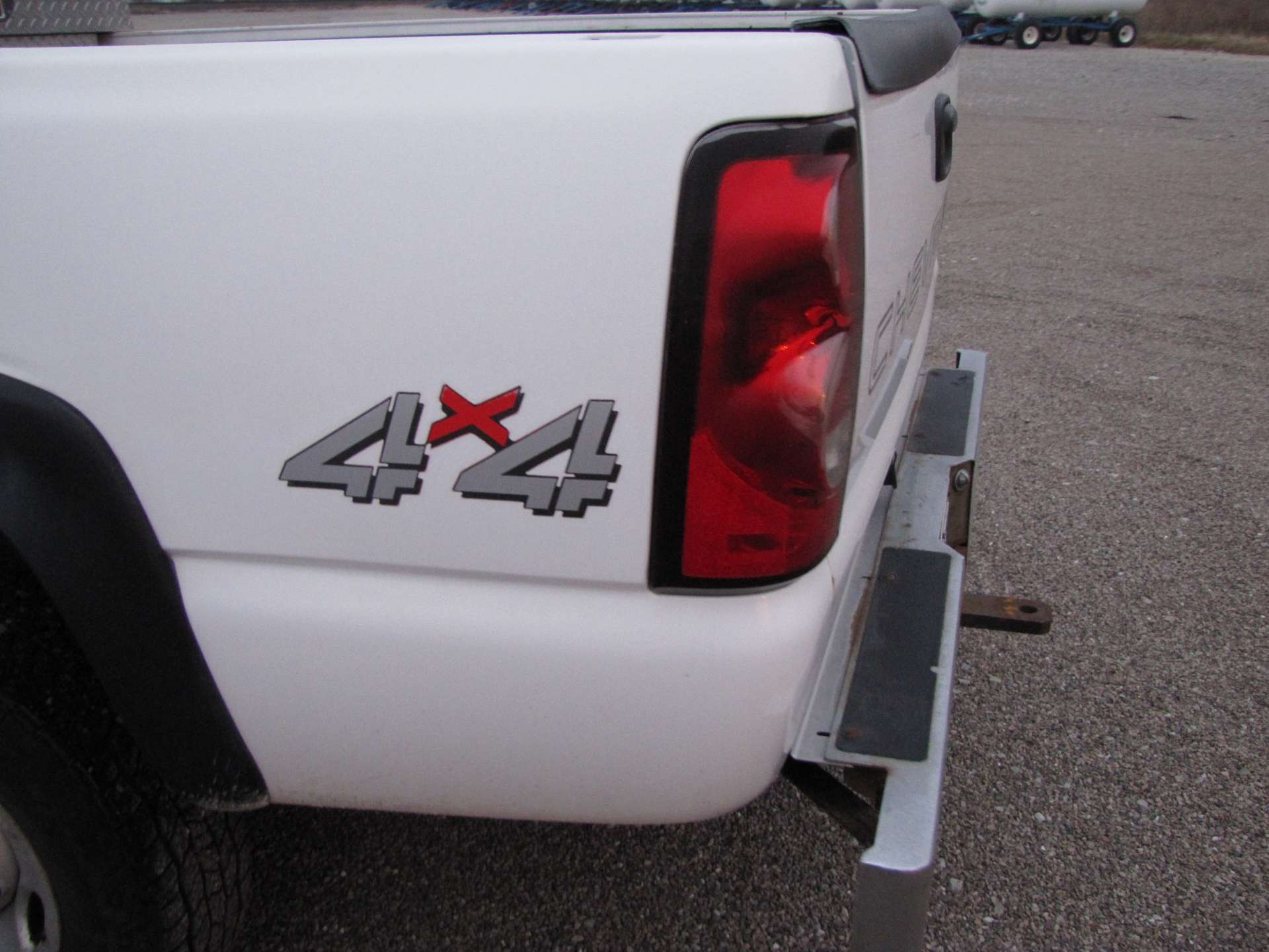 2006 Chevy 2500 HD pickup truck - Image 29 of 65