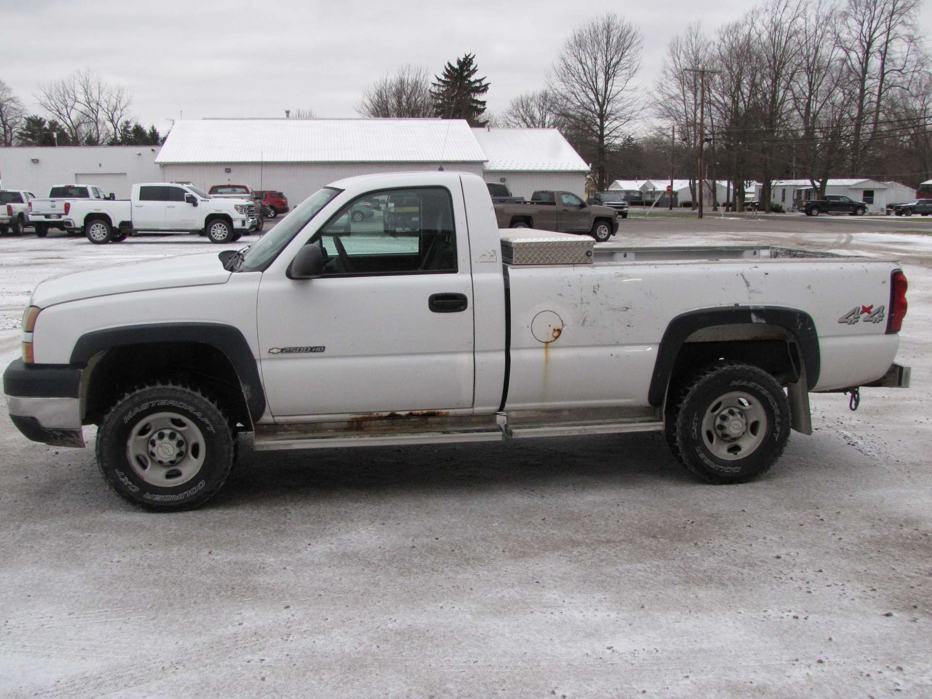 2006 Chevy 2500 HD pickup truck - Image 13 of 63