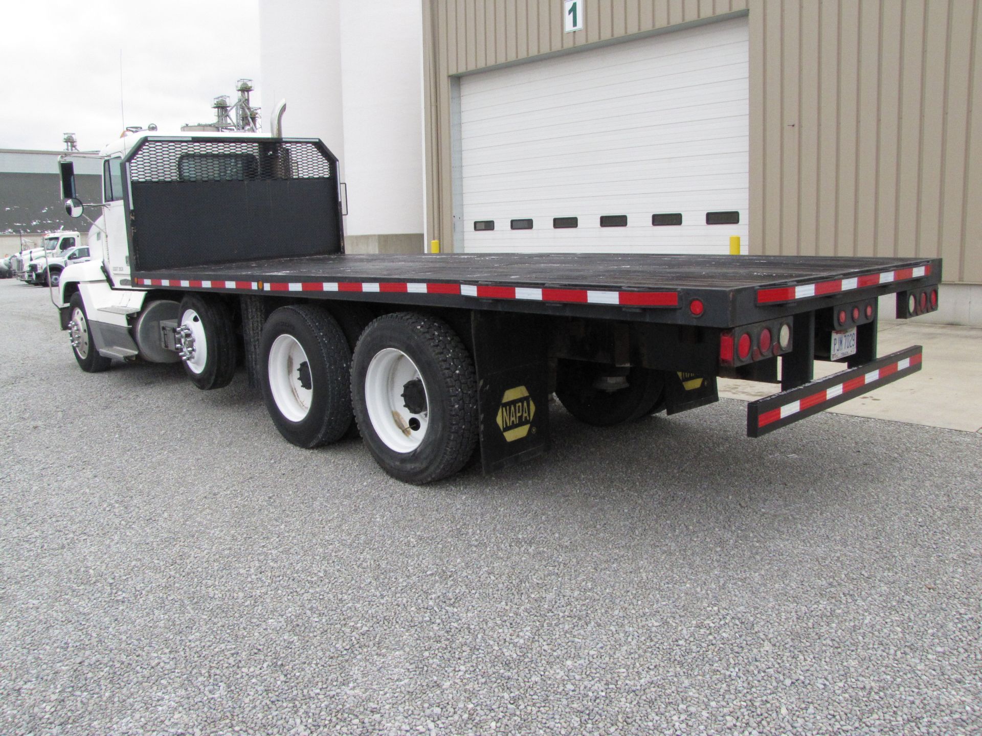 1993 Freightliner FLD120 semi truck - Image 7 of 71