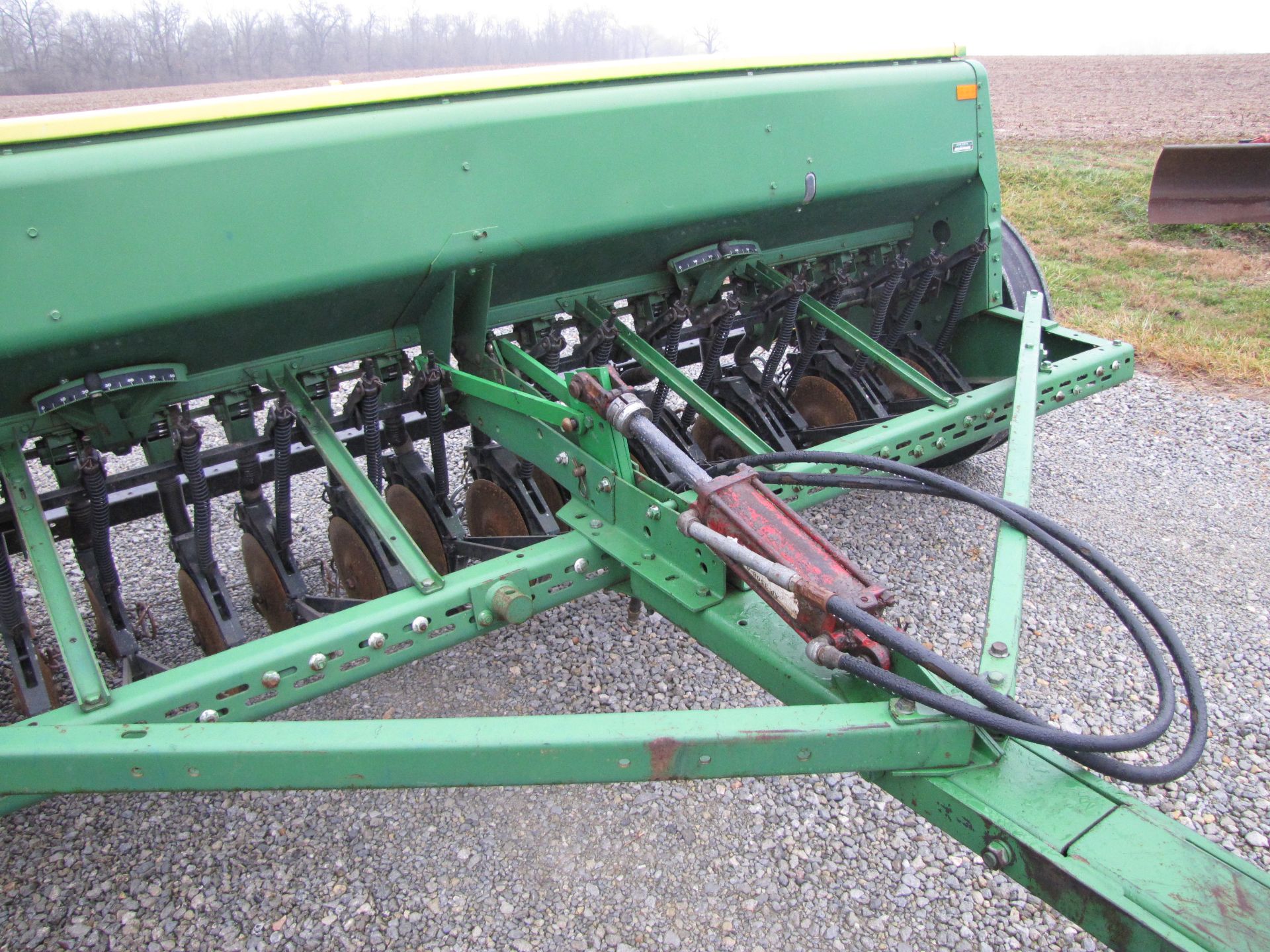 John Deere 8300 end-wheel drill - Image 13 of 36