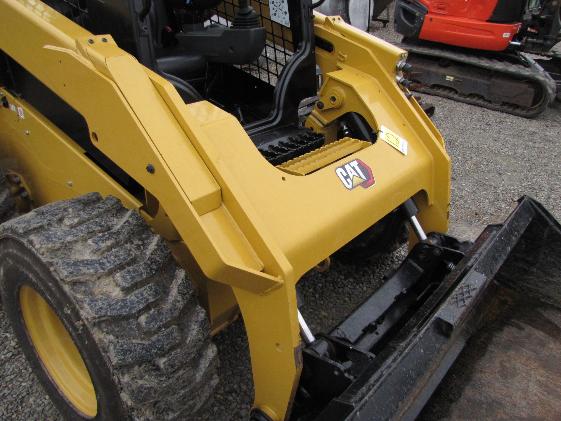 CAT 262D3 skid loader - Image 14 of 49