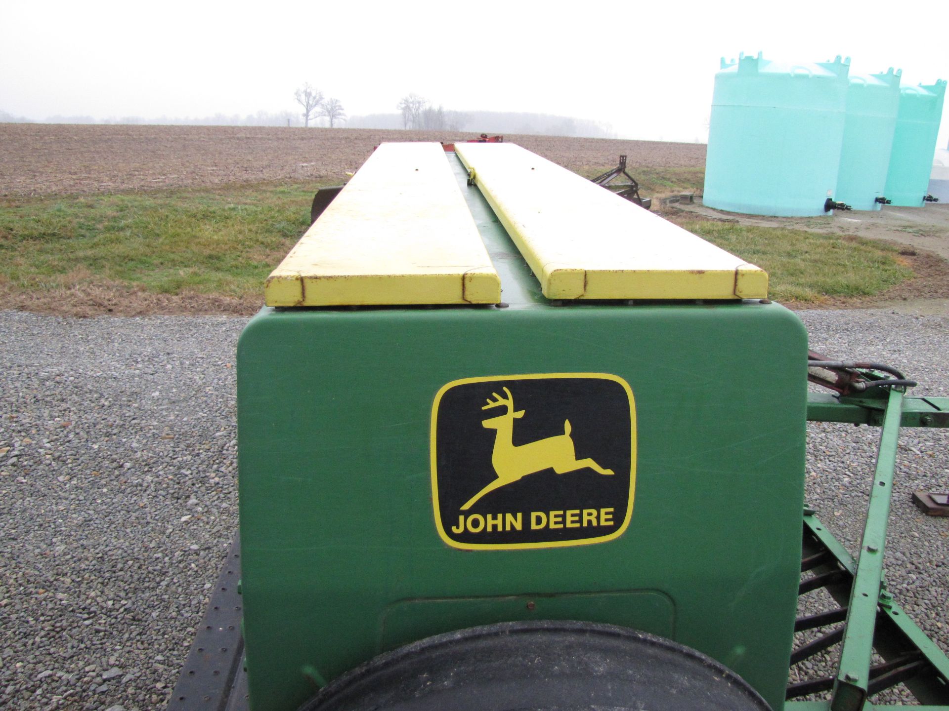 John Deere 8300 end-wheel drill - Image 18 of 36