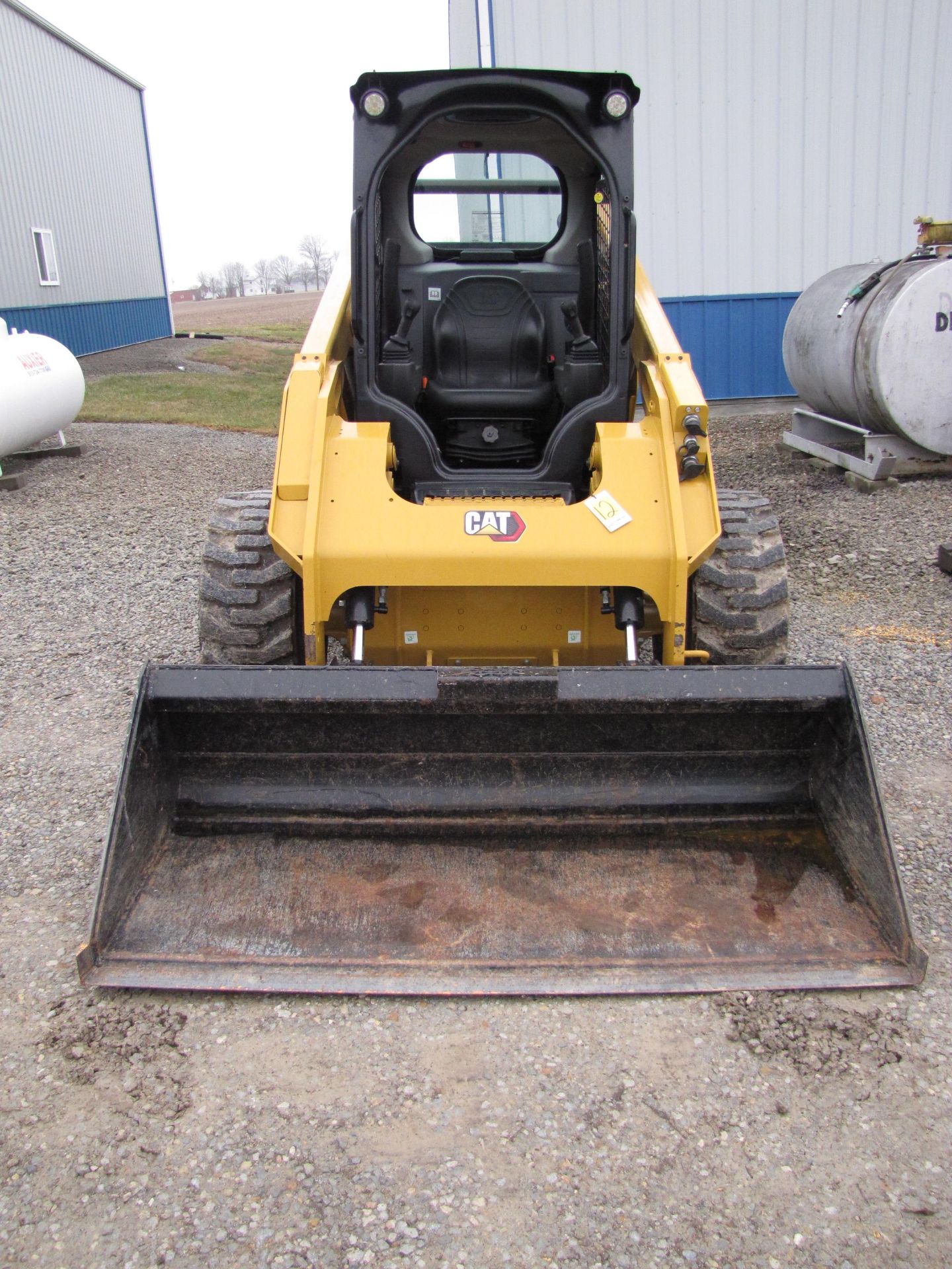 CAT 262D3 skid loader - Image 11 of 49