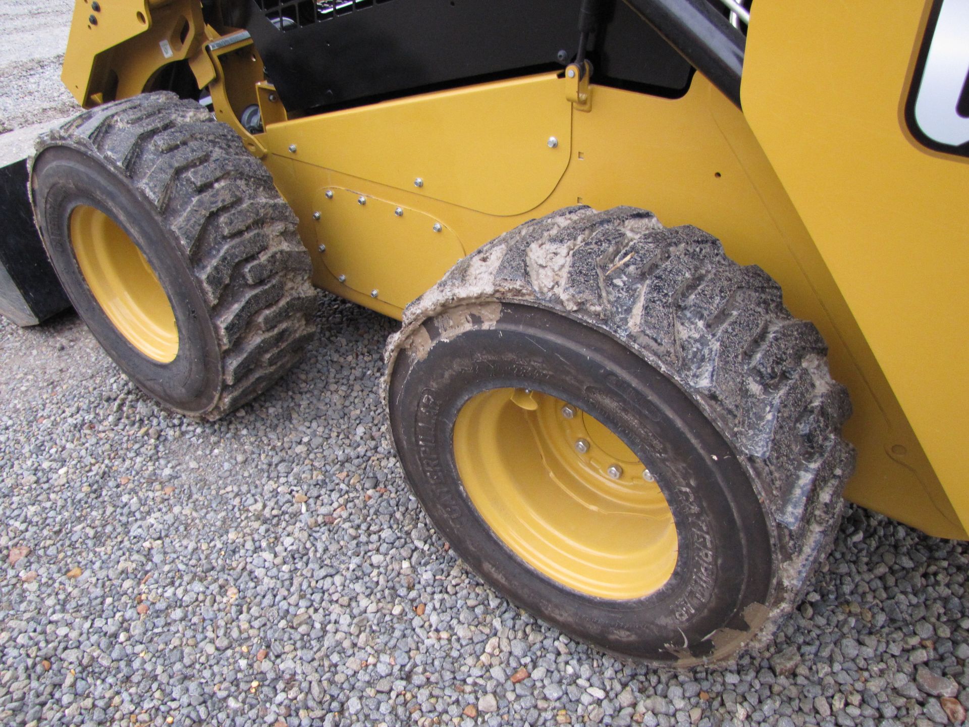 CAT 262D3 skid loader - Image 31 of 49