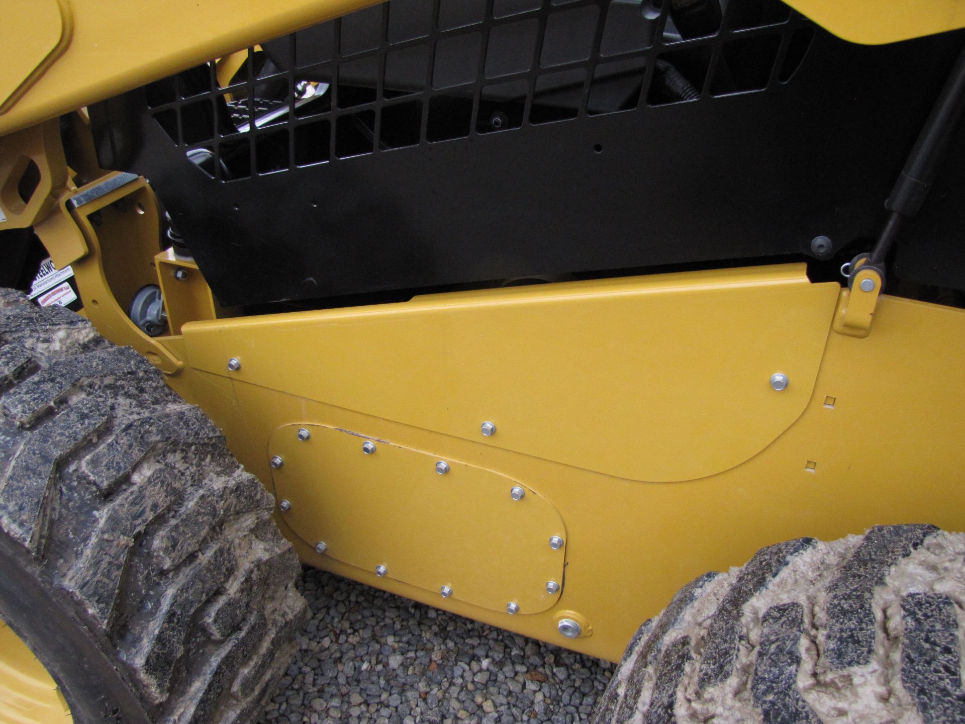 CAT 262D3 skid loader - Image 33 of 49