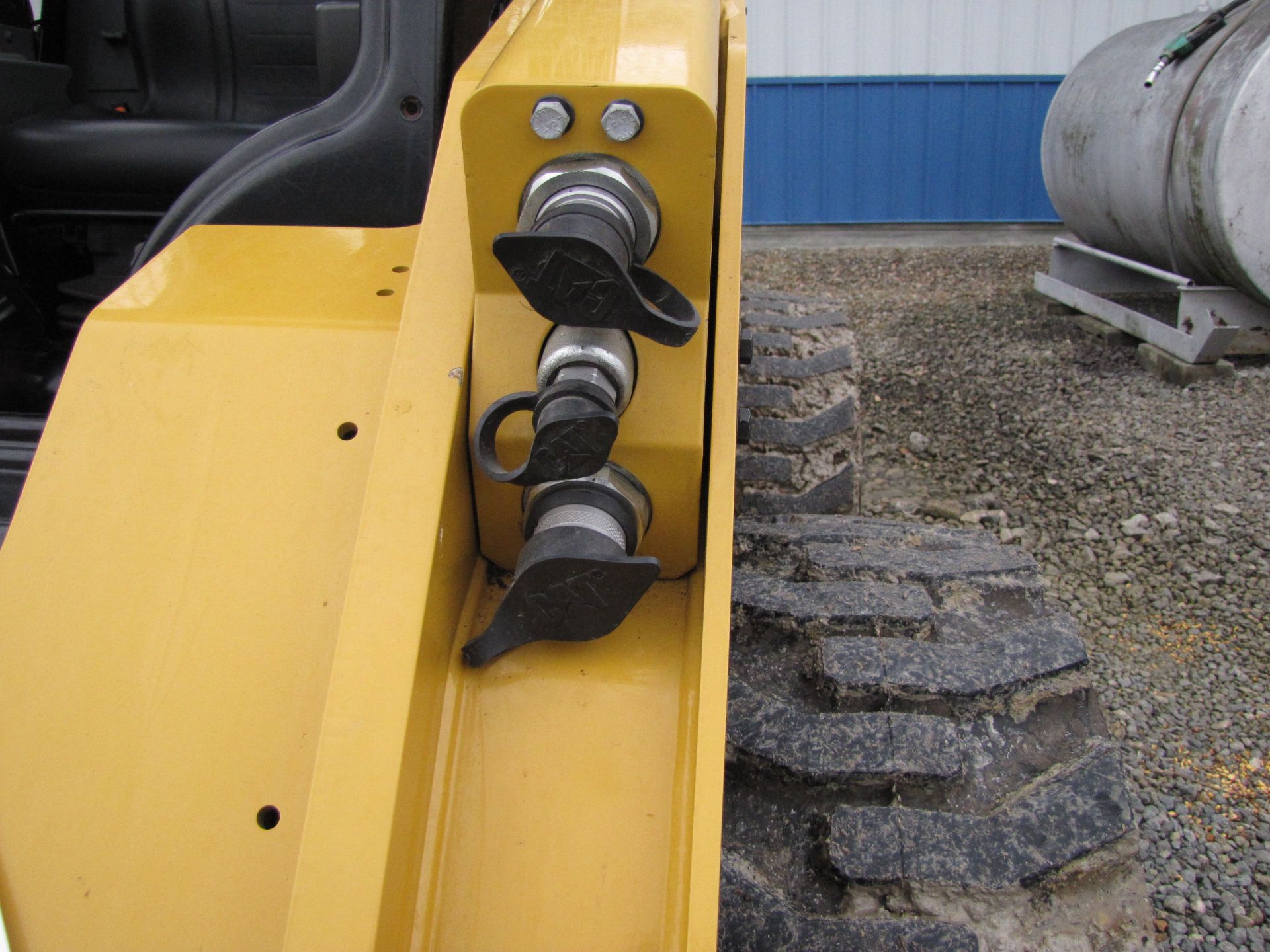 CAT 262D3 skid loader - Image 39 of 49