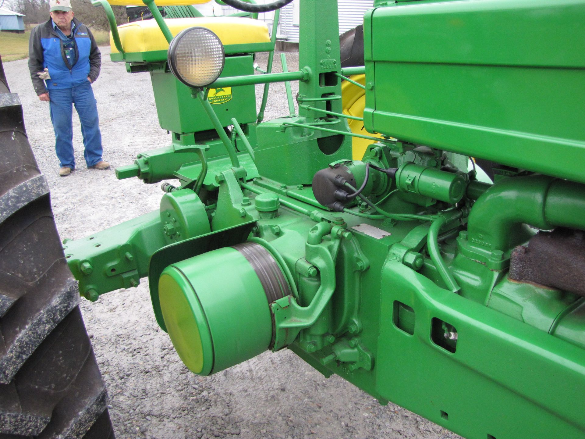 John Deere B tractor - Image 17 of 39