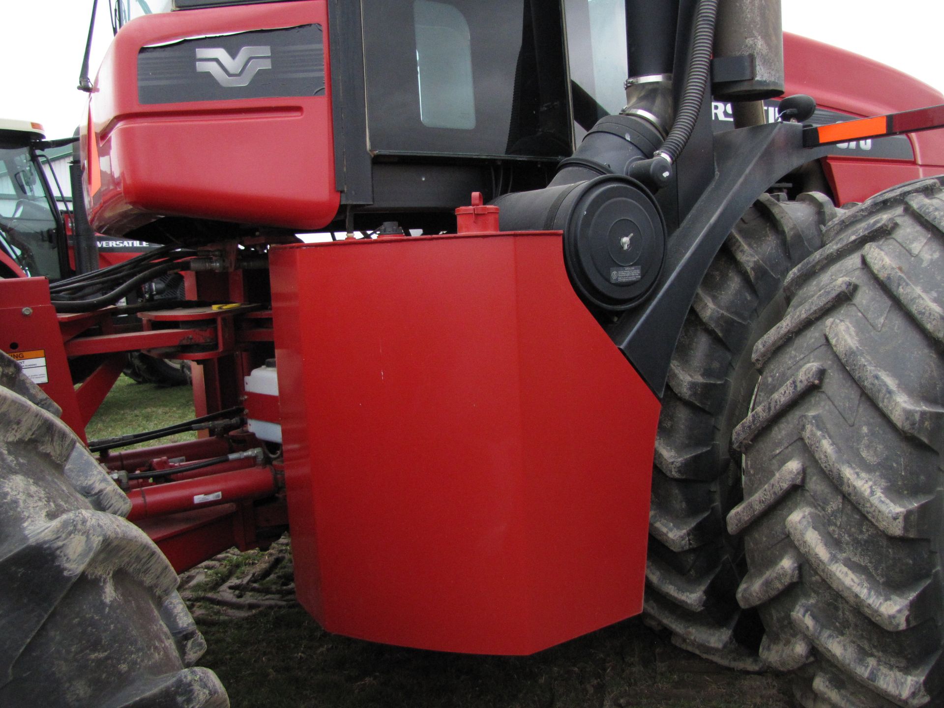 Versatile 375 Tractor - Image 30 of 47