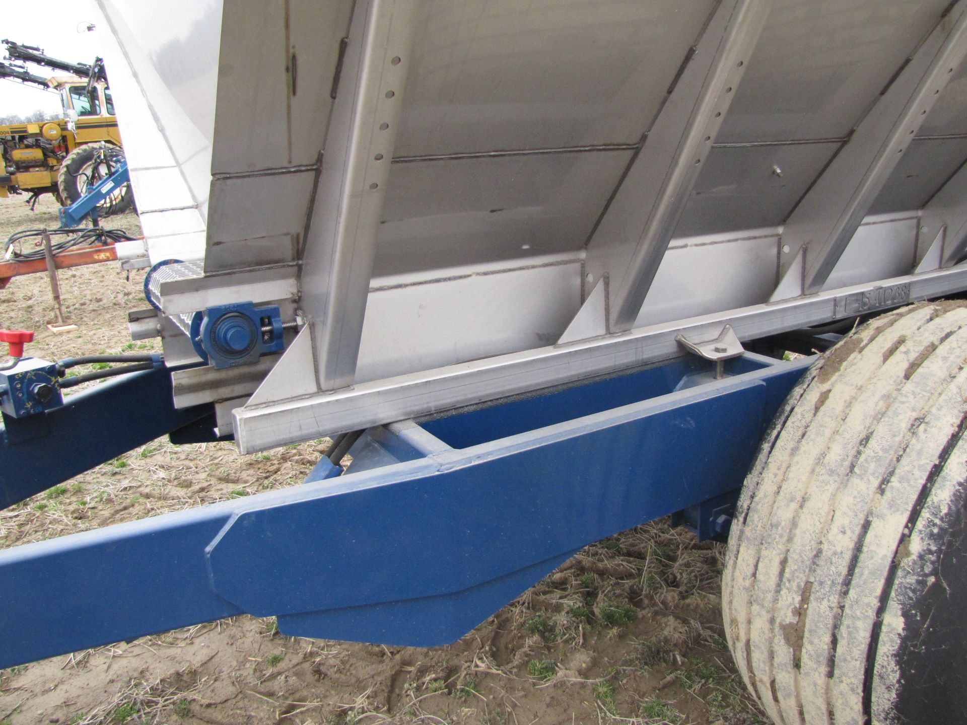 Newton Crouch SS Spreader - Image 31 of 31