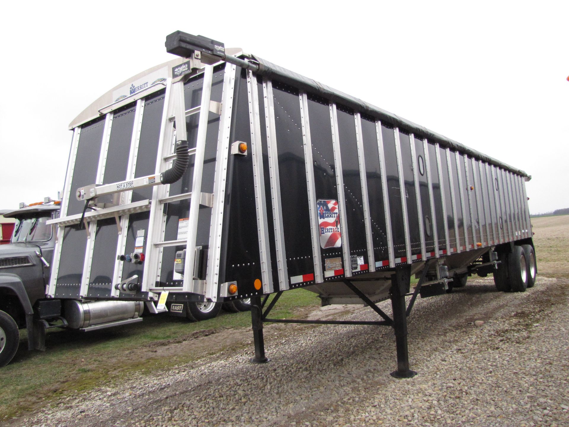 2015 38' Merritt Hopper Bottom Grain Trailer - Image 5 of 40