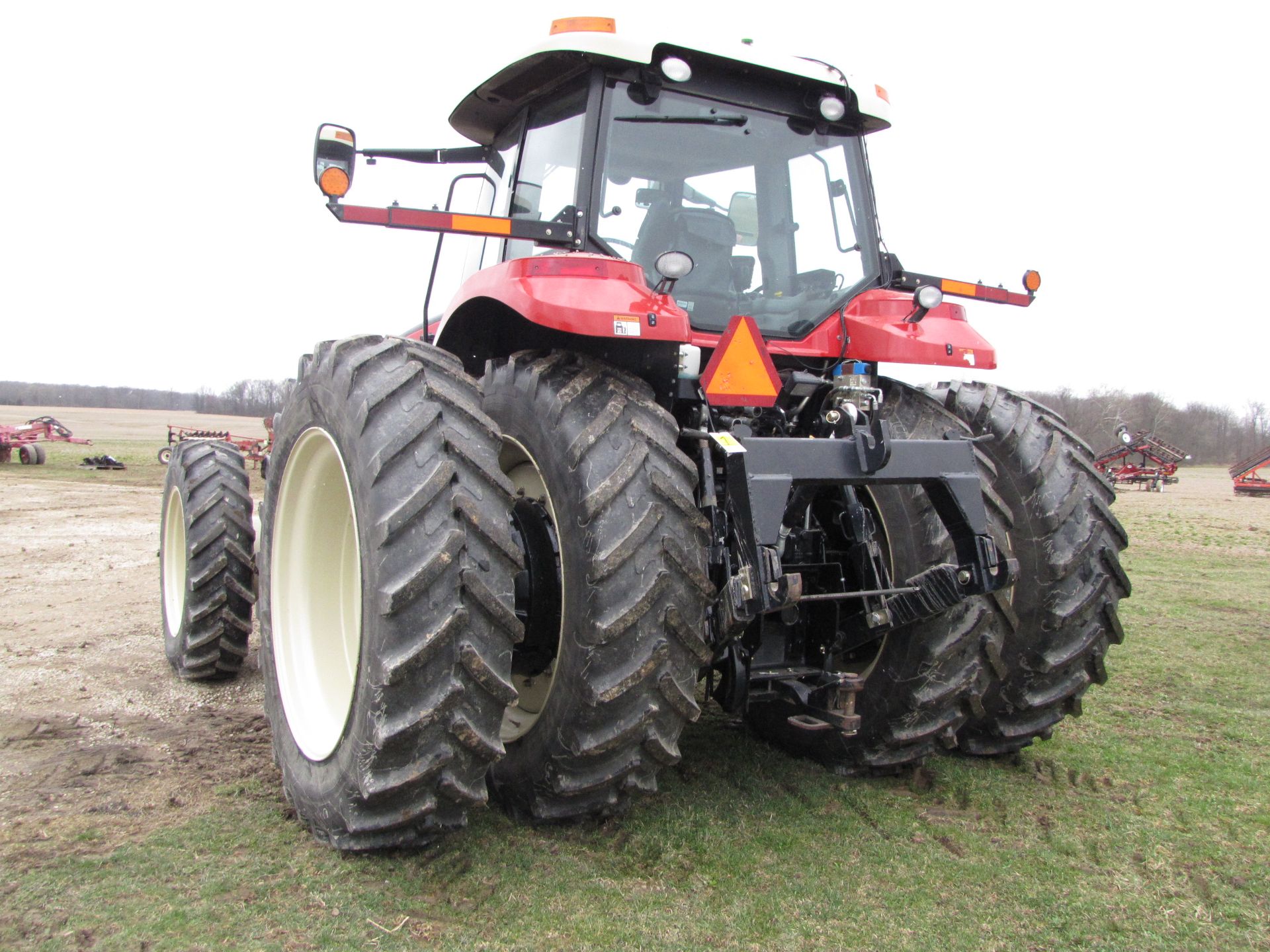 Versatile 305 Tractor - Image 10 of 60