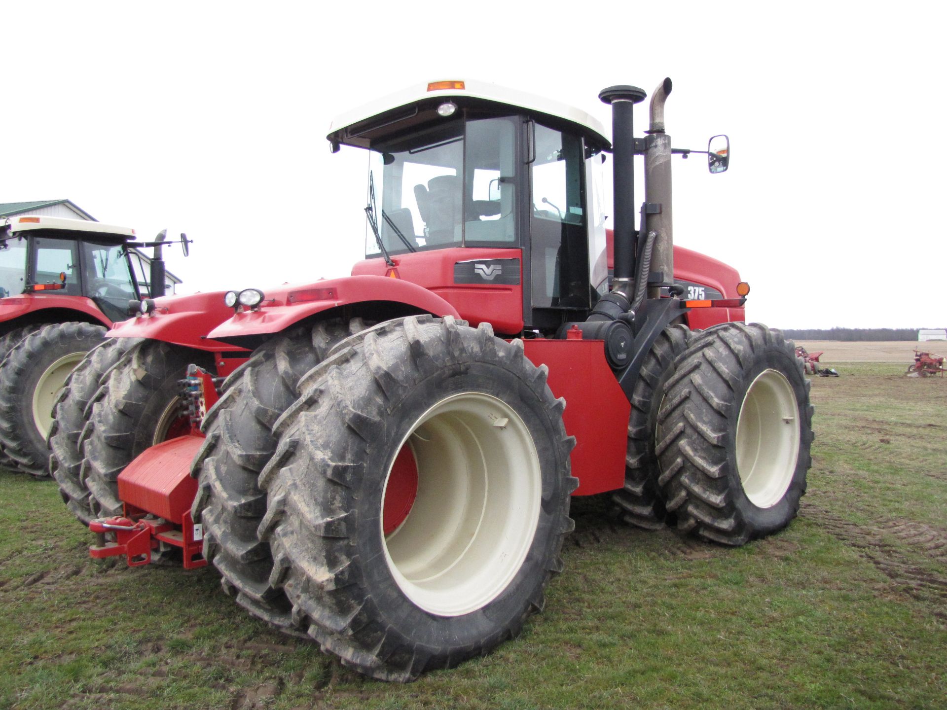 Versatile 375 Tractor - Image 5 of 47
