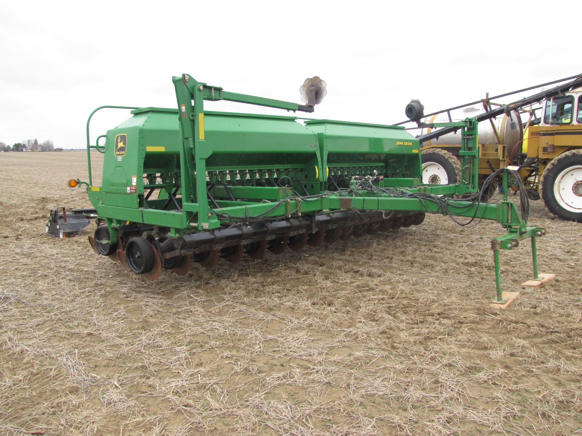 20' John Deere 1560 Drill - Image 3 of 49