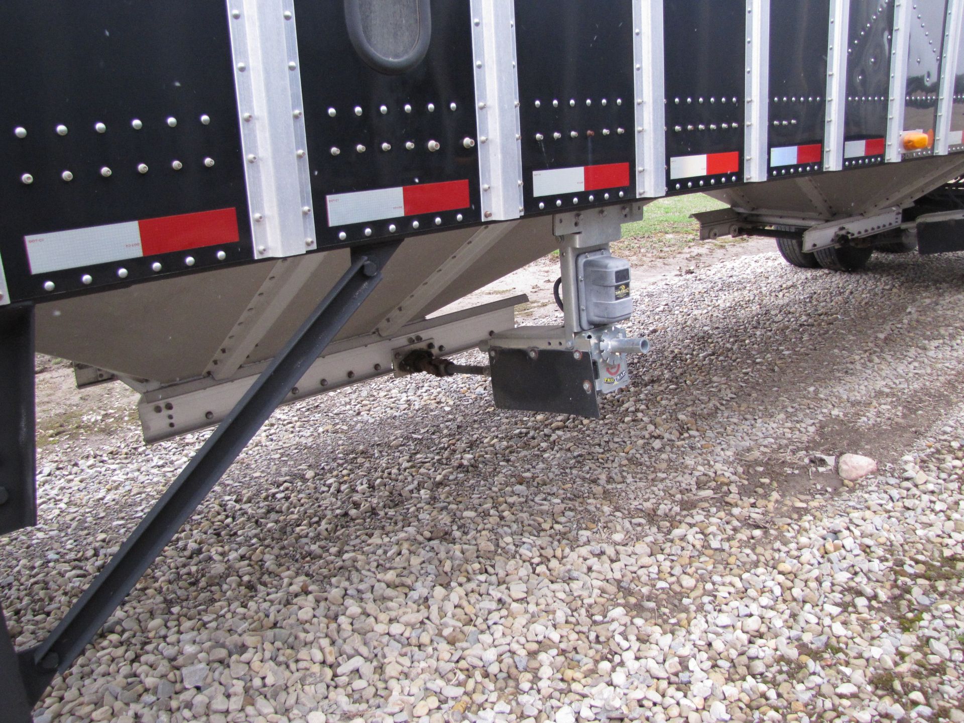 2015 38' Merritt Hopper Bottom Grain Trailer - Image 30 of 40