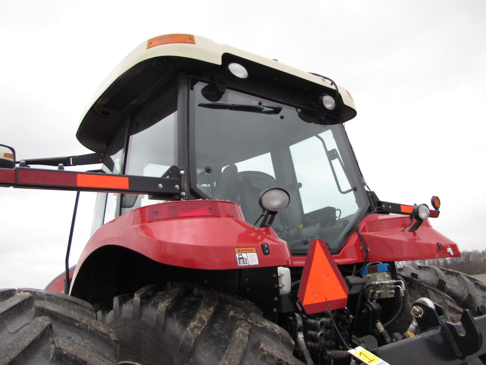 Versatile 305 Tractor - Image 25 of 60