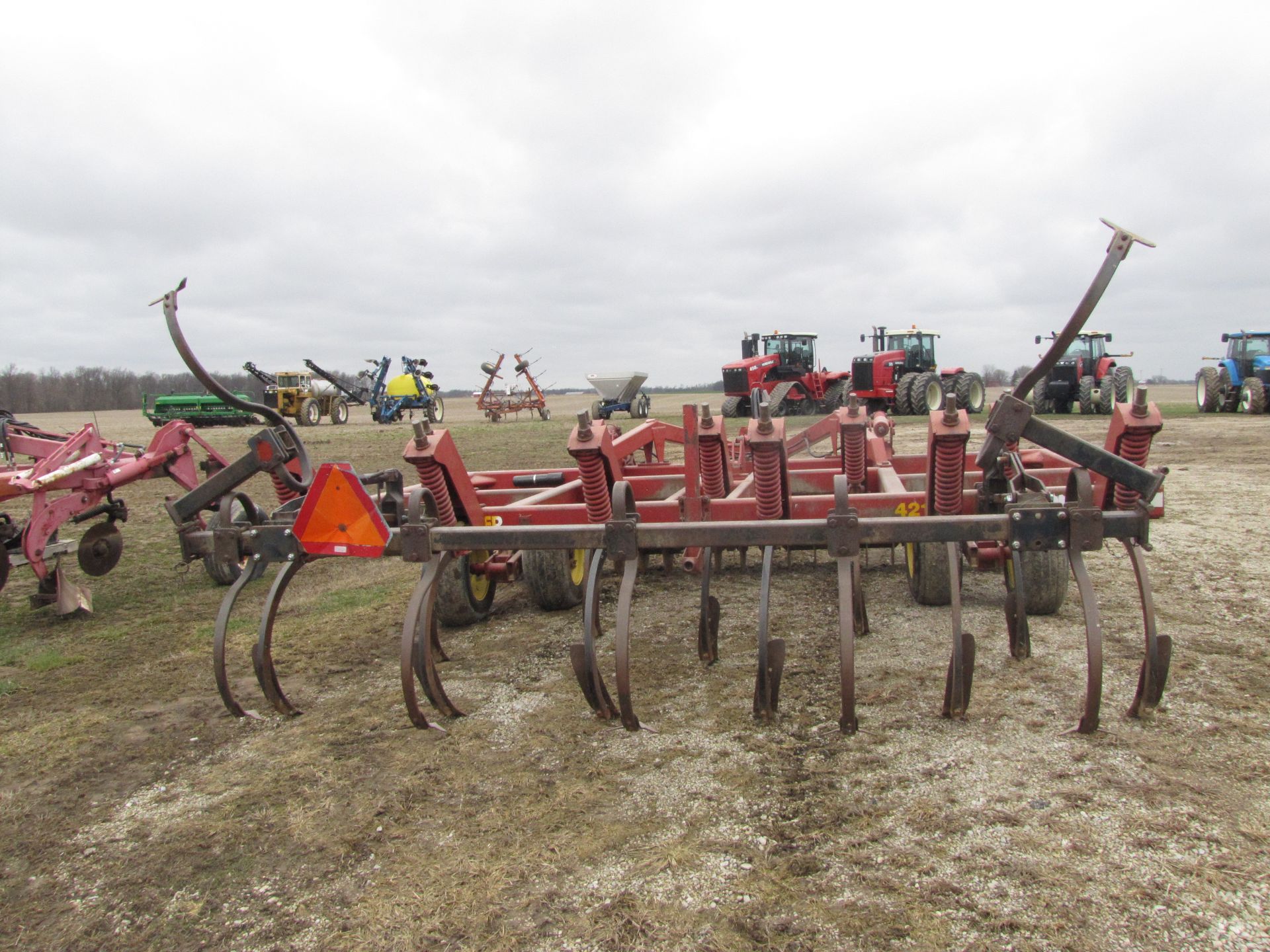 Sunflower 4212-14 11-Shank Disc Chisel Plow - Image 6 of 24