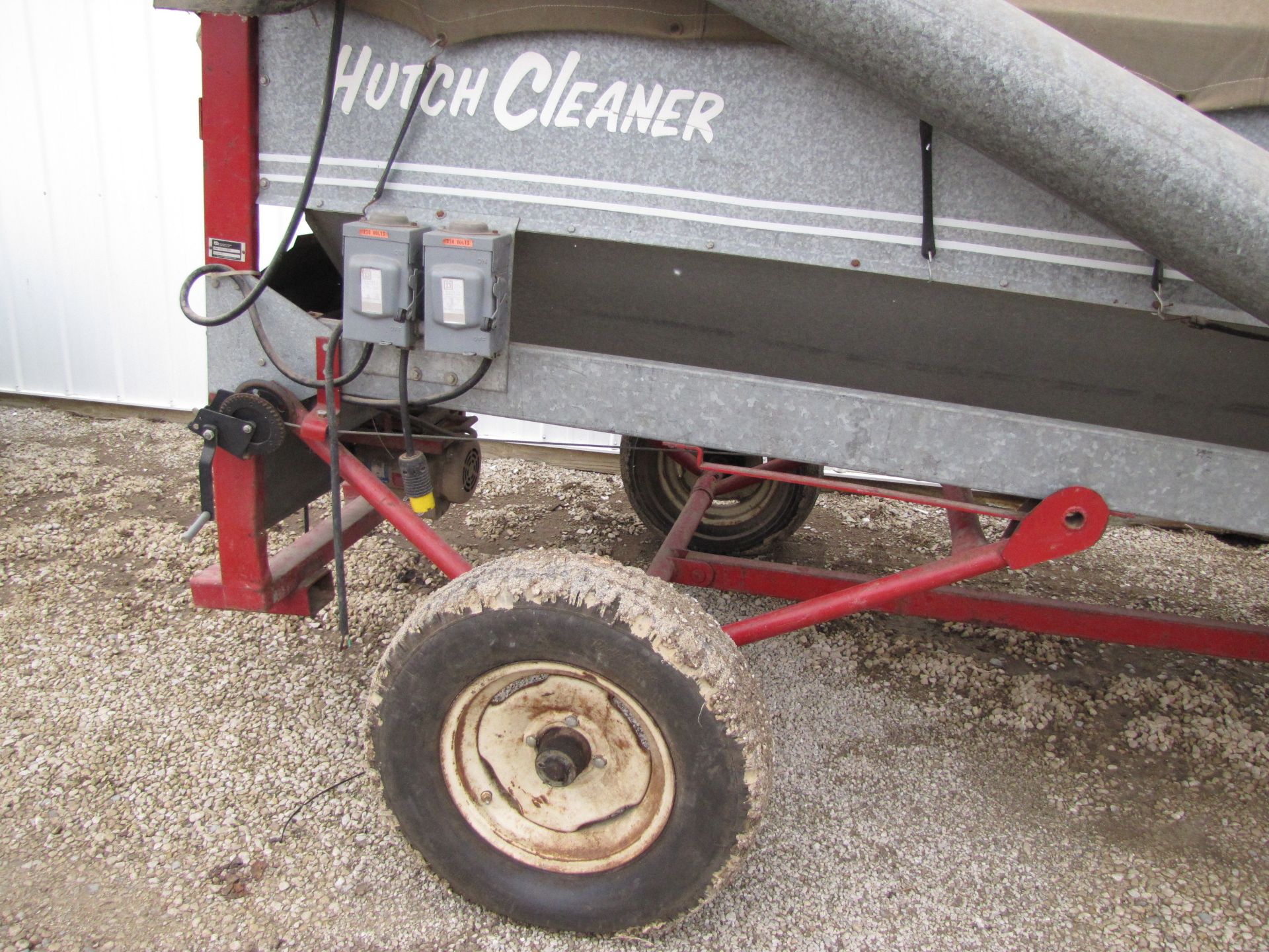 Hutch Cleaner C-1600 Grain Cleaner - Image 16 of 27