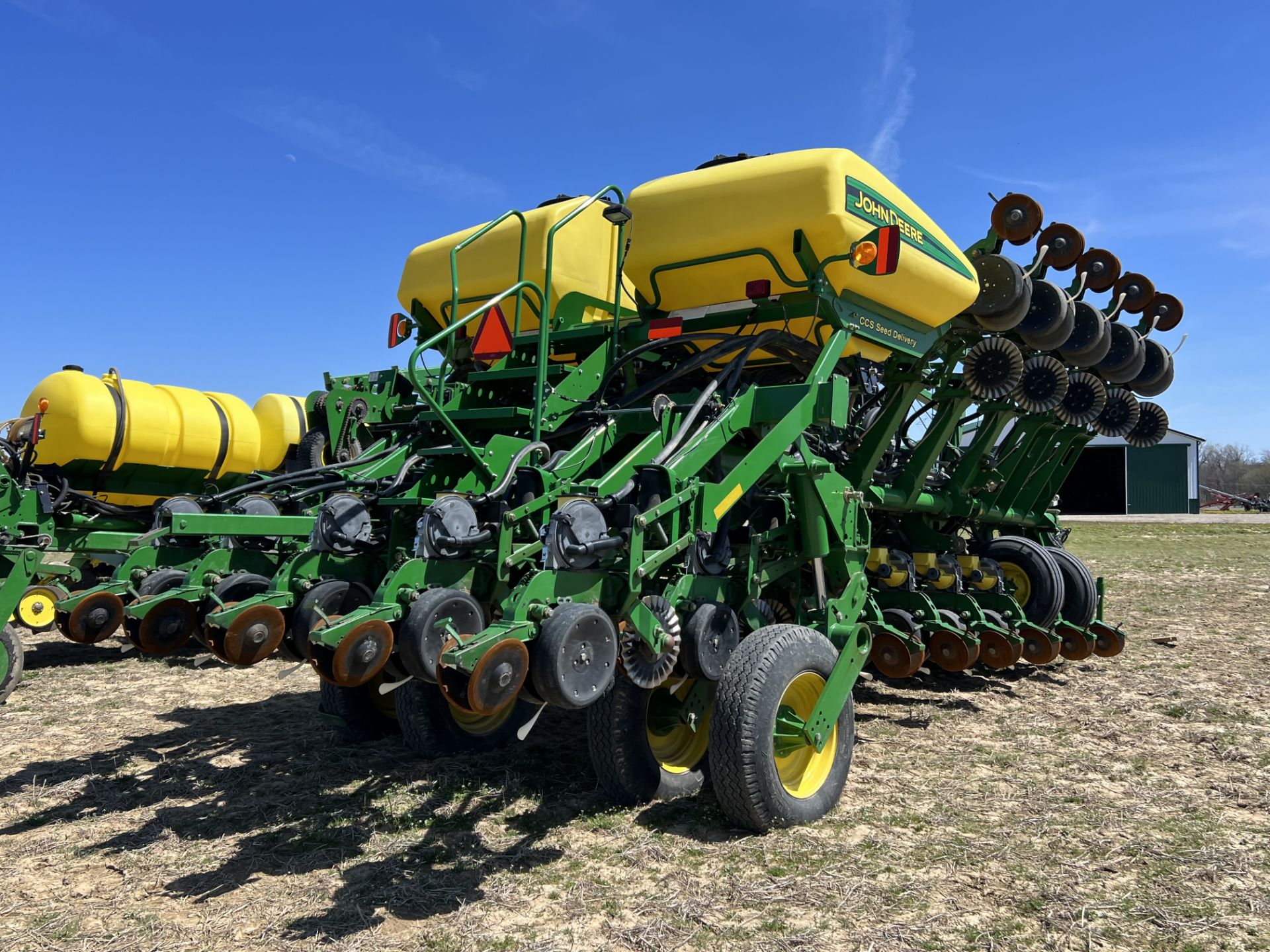 John Deere 1790 16/32 Planter - Image 3 of 32