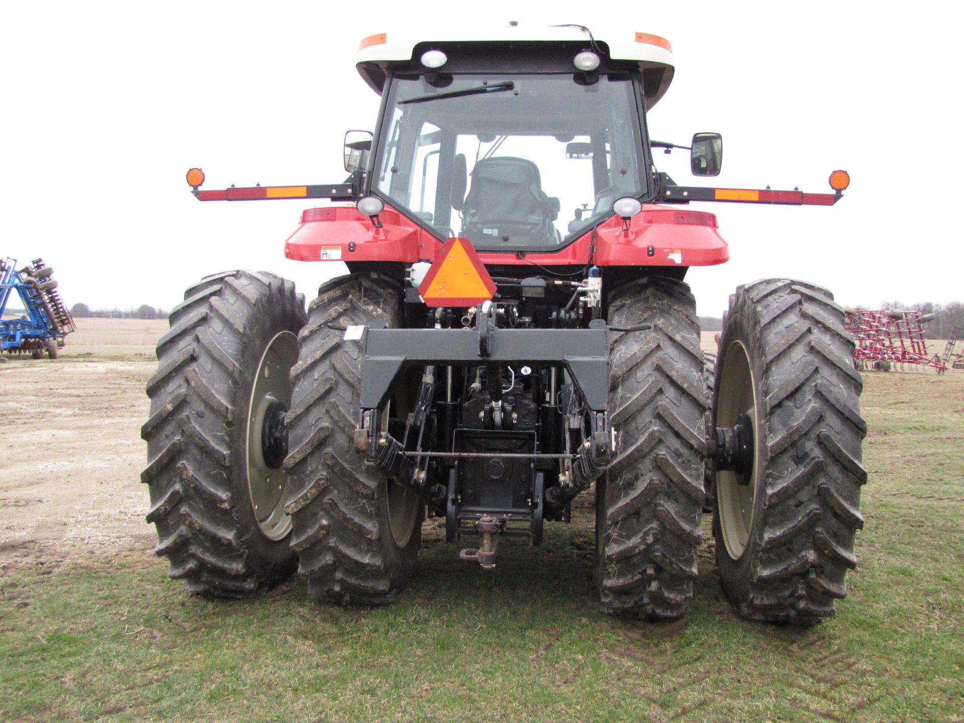 Versatile 305 Tractor - Image 9 of 60