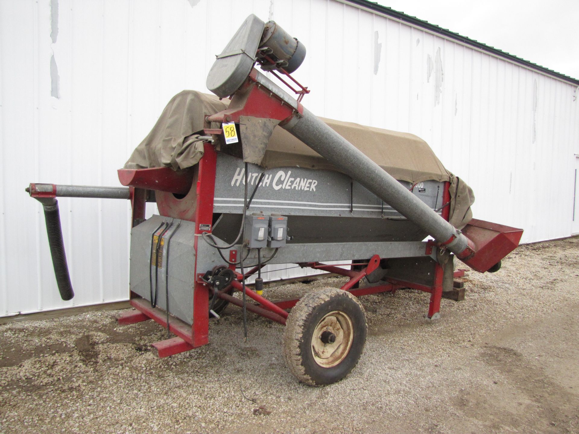 Hutch Cleaner C-1600 Grain Cleaner - Image 5 of 27