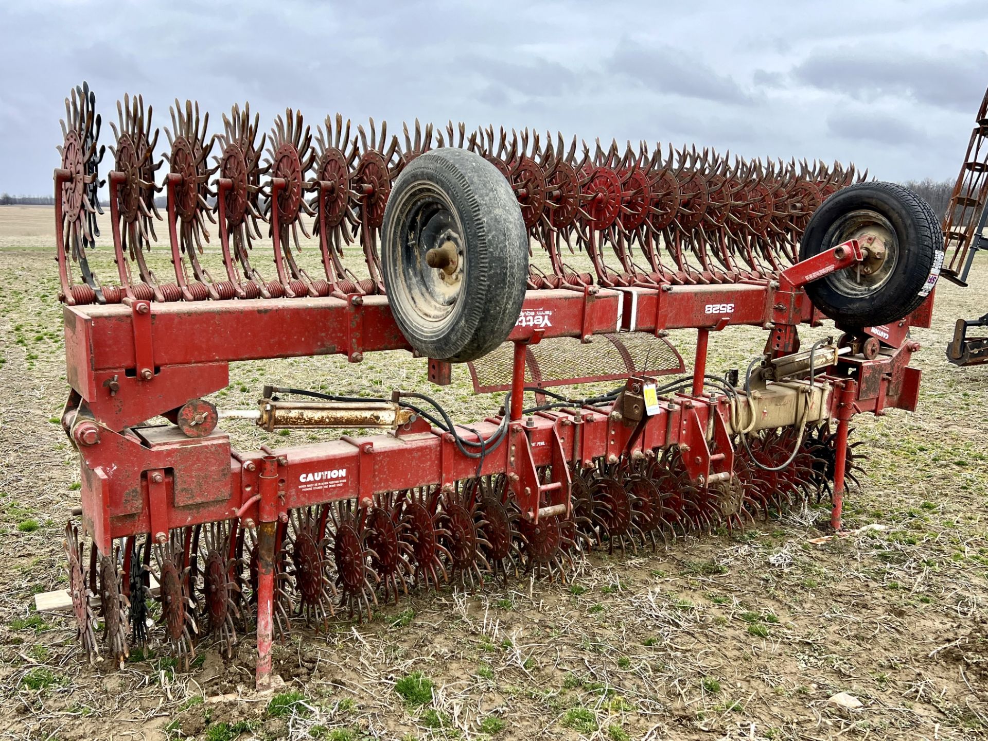 28' Yetter 3528 Rotary Hoe