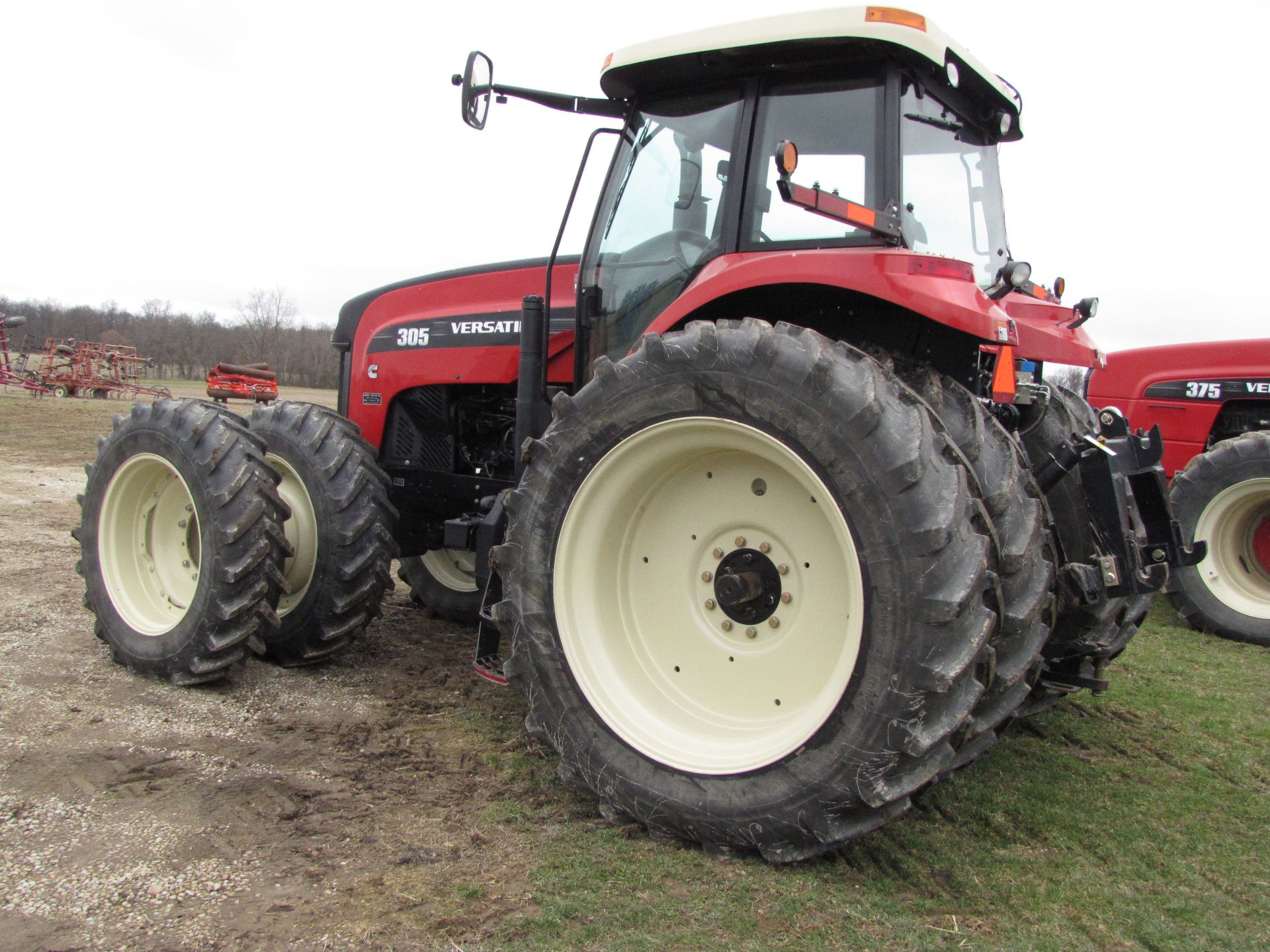 Versatile 305 Tractor - Image 11 of 60