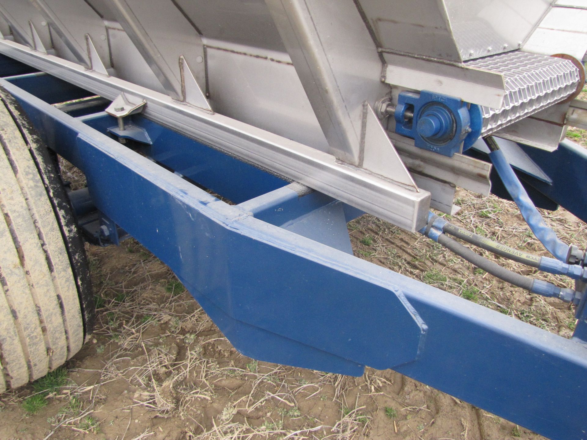 Newton Crouch SS Spreader - Image 14 of 31