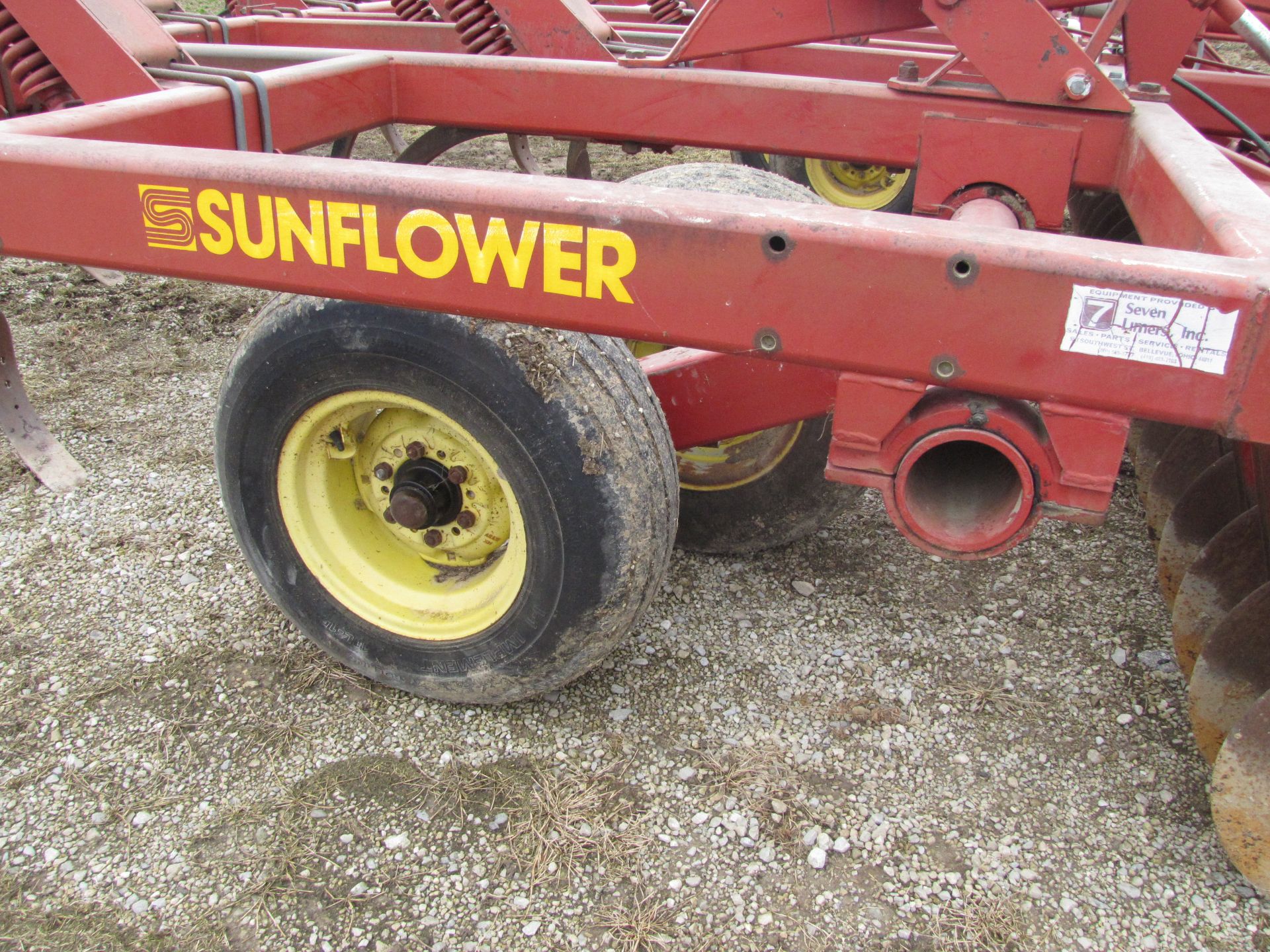 Sunflower 4212-14 11-Shank Disc Chisel Plow - Image 11 of 24