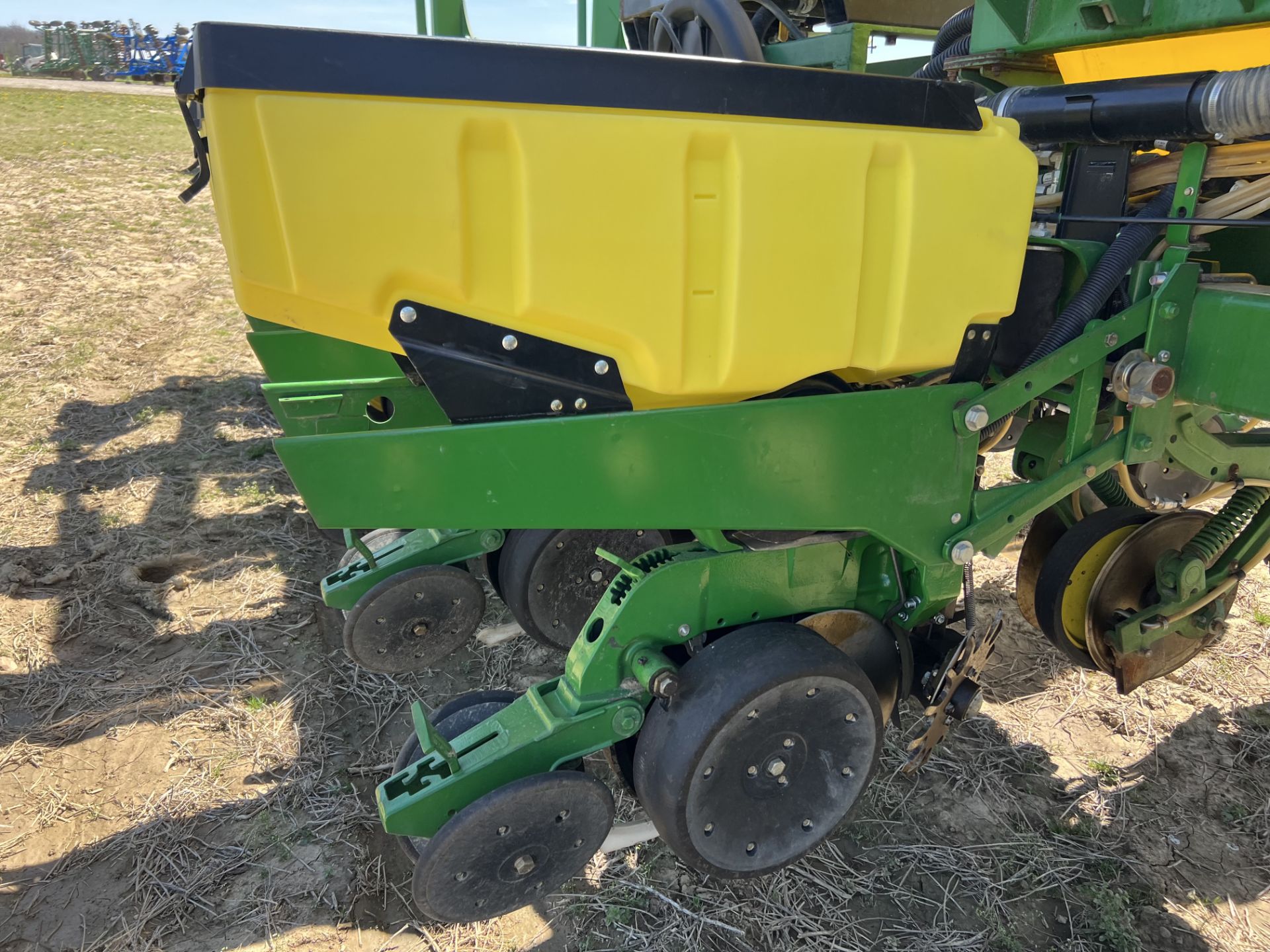 John Deere 1770NT 16R30'' Planter - Image 34 of 38