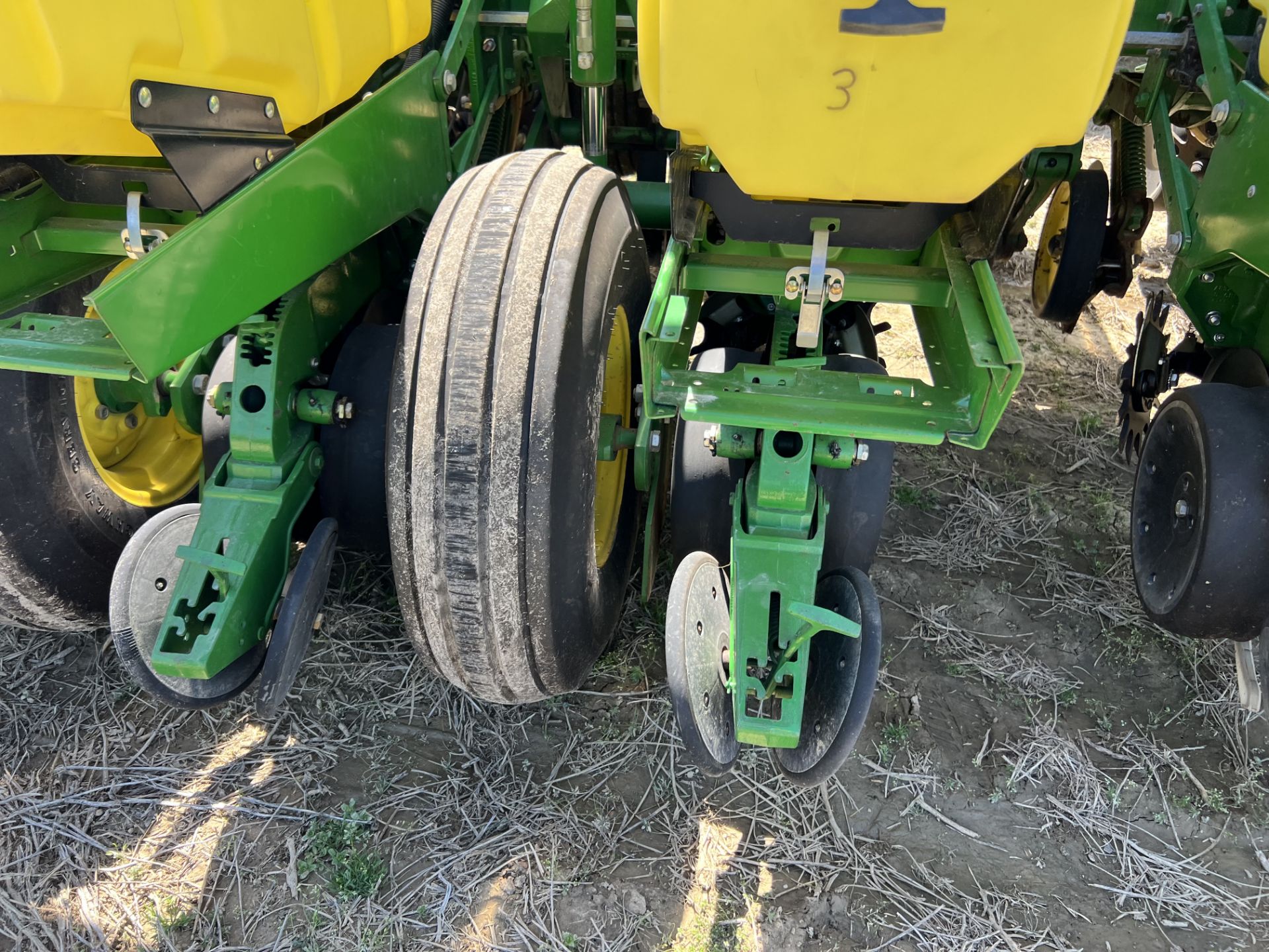 John Deere 1770NT 16R30'' Planter - Image 30 of 38