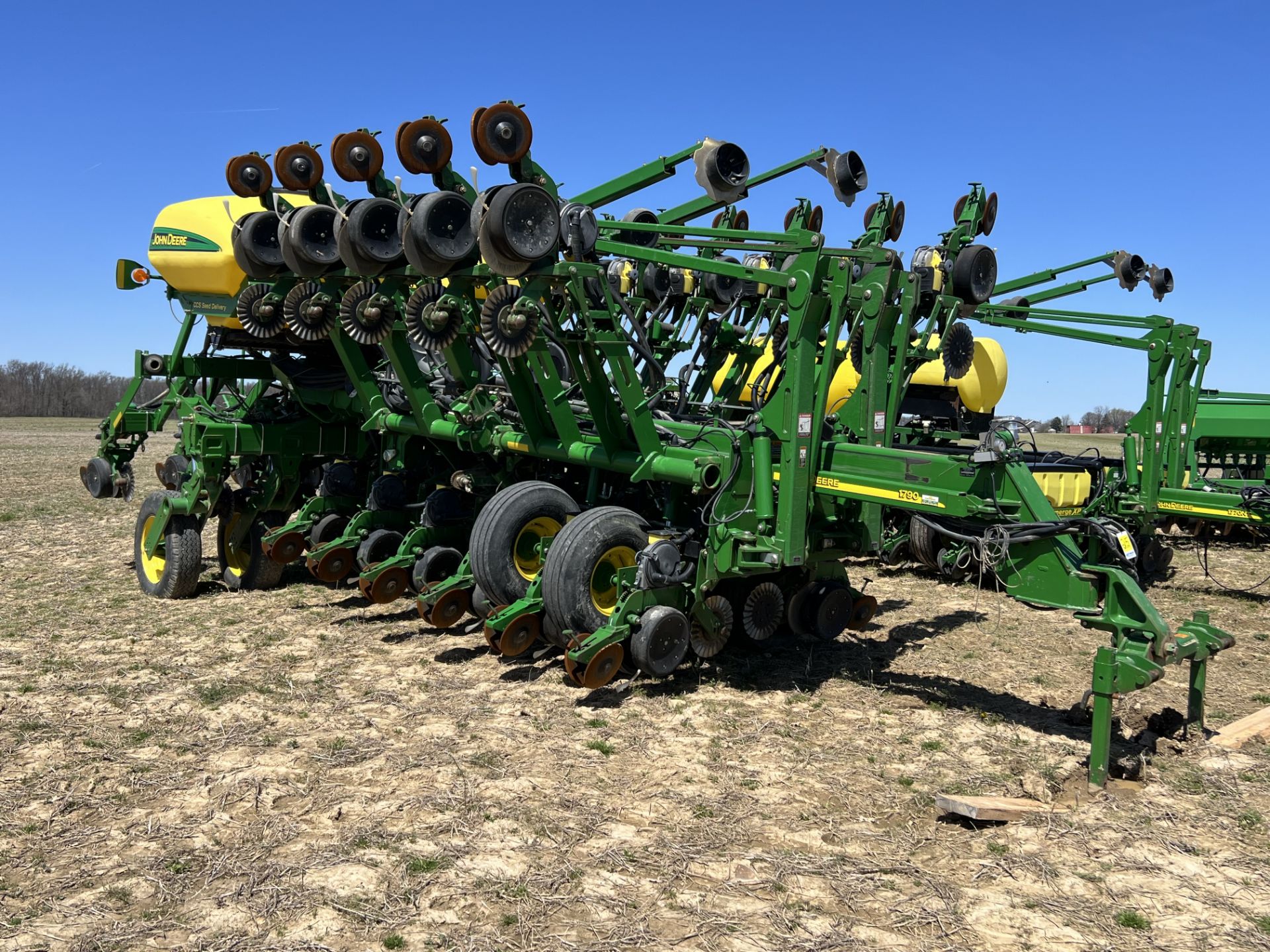 John Deere 1790 16/32 Planter