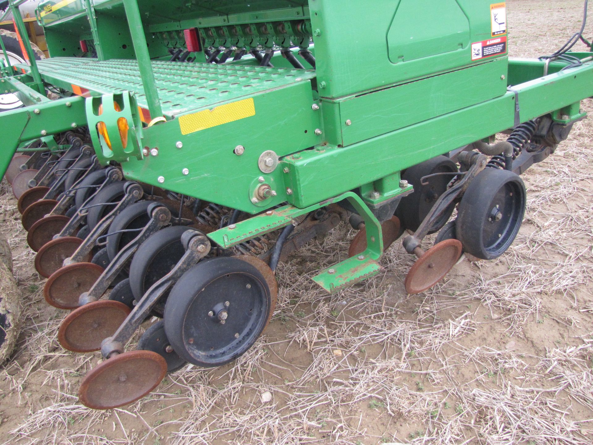 20' John Deere 1560 Drill - Image 34 of 49