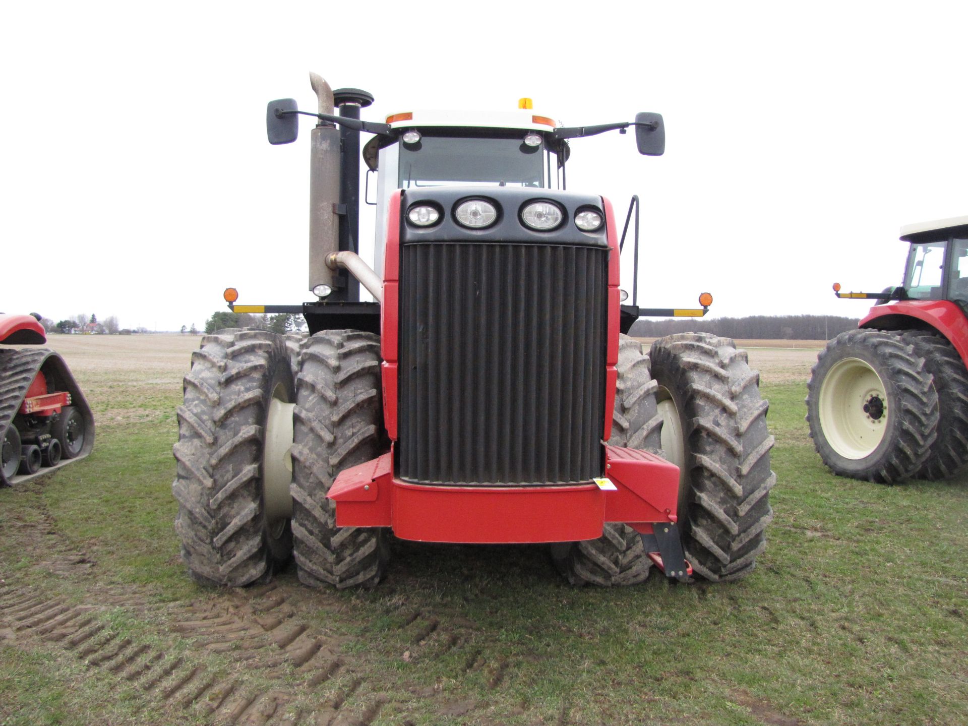 Versatile 375 Tractor - Image 3 of 47