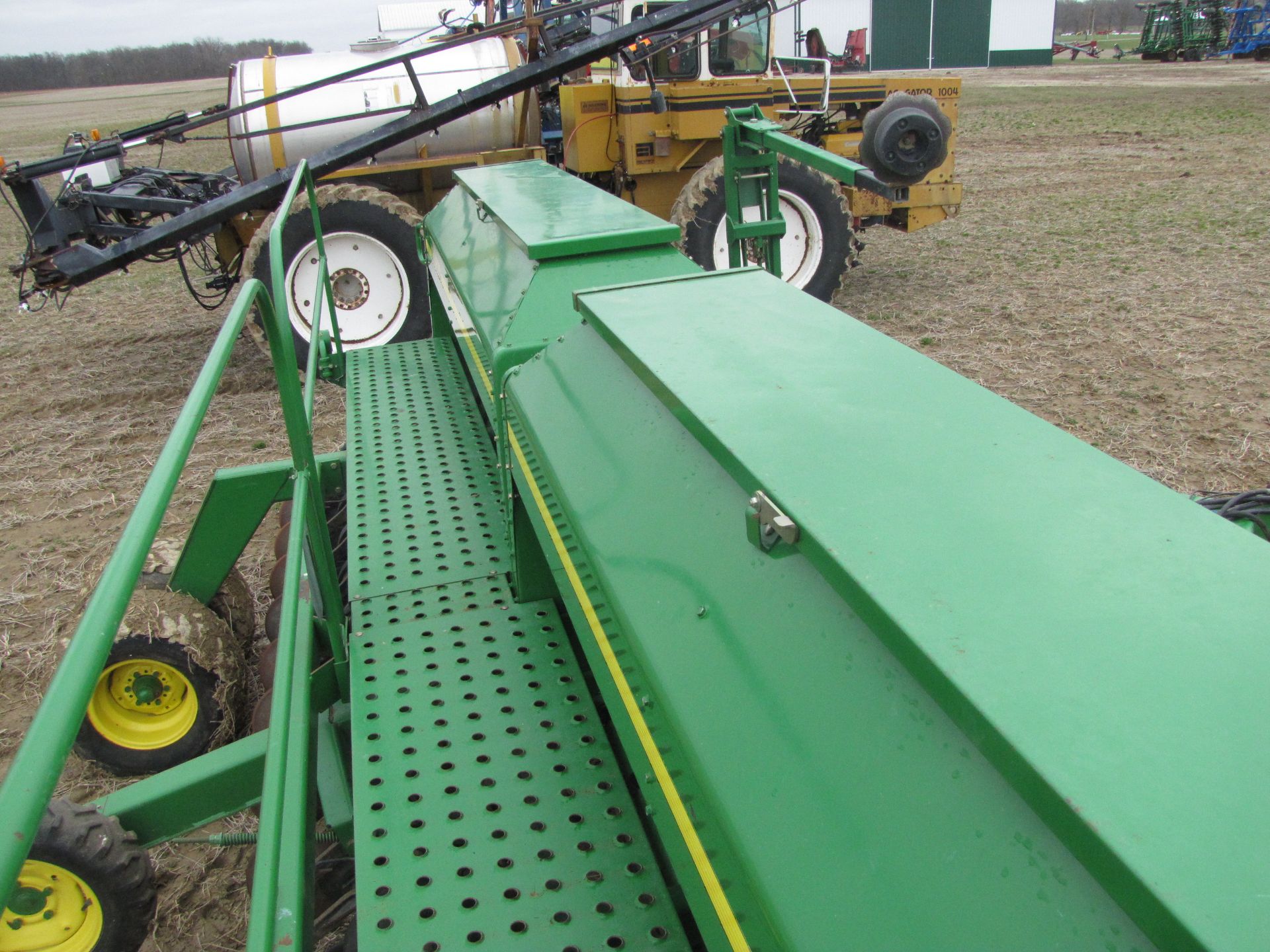 20' John Deere 1560 Drill - Image 39 of 49