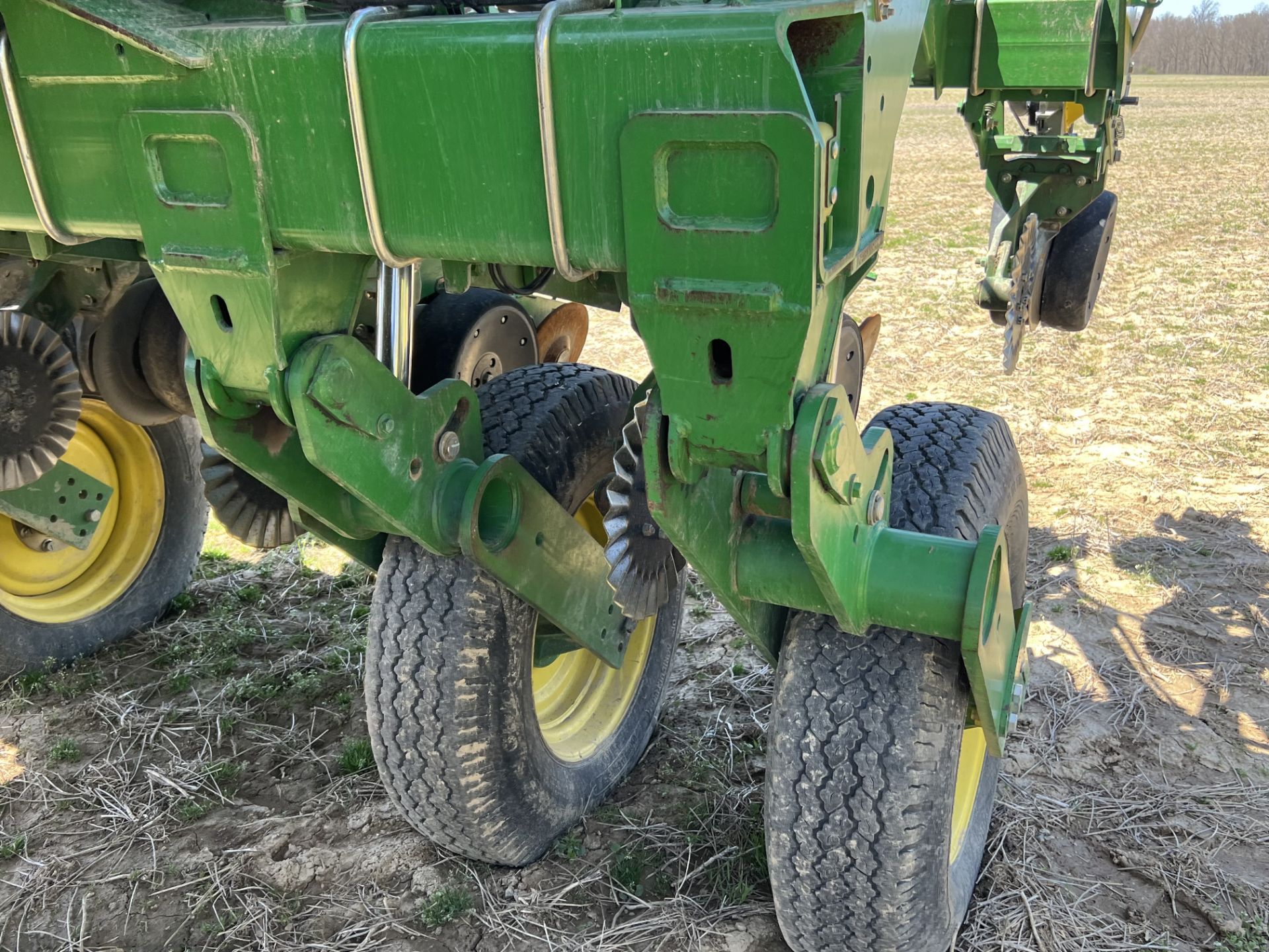 John Deere 1790 16/32 Planter - Image 15 of 32