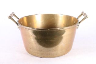 Alloy metal twin handled jelly pan with twin handles, 32cm diameter.