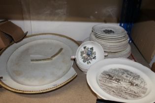 Mintons part dinner set bearing Free for a Blast crest, retailed Mortlocks of Oxford Street, a