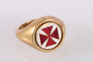 Gents 18ct gold signet ring with enamel Knight's Templar Maltese cross and eagle and sword to the