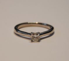 Diamond solitaire ring with princess-cut brilliant, approximately 3.5mm, in platinum, size R, 5.9g.