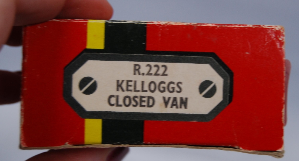 Group of Hornby OO gauge wagons, van and tender to include R.222 Kelloggs closed van, R.227 Shell - Image 19 of 19